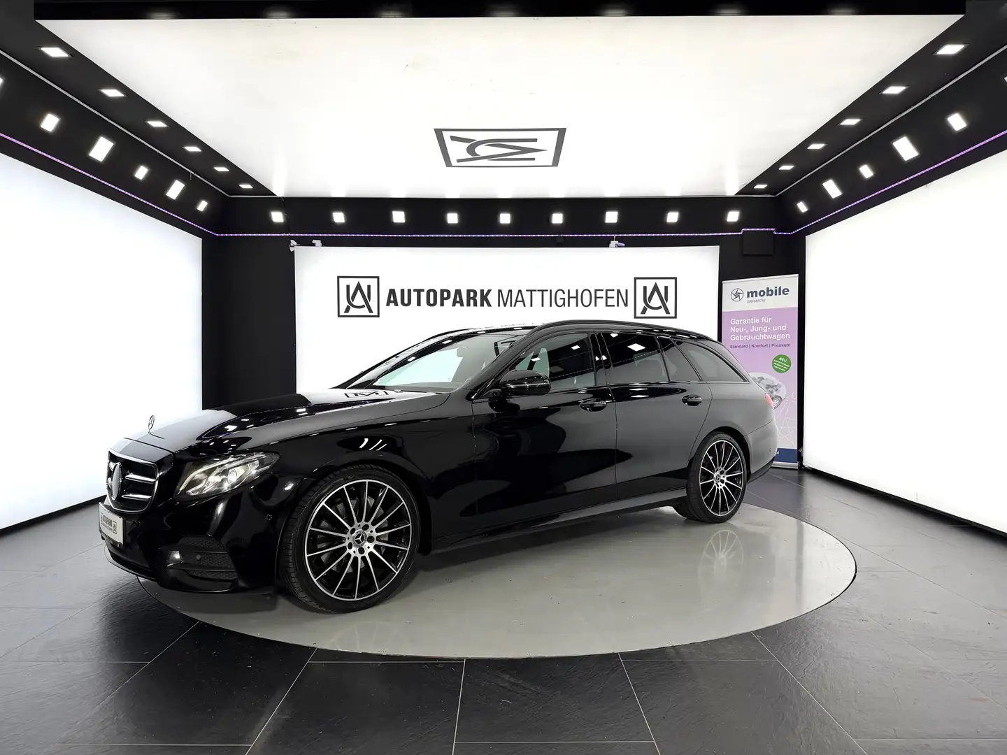 Mercedes-Benz E 300 d T Aut. *AMG-LINE*NIGHT-PAKET*BURMESTER* Schwarz - 2