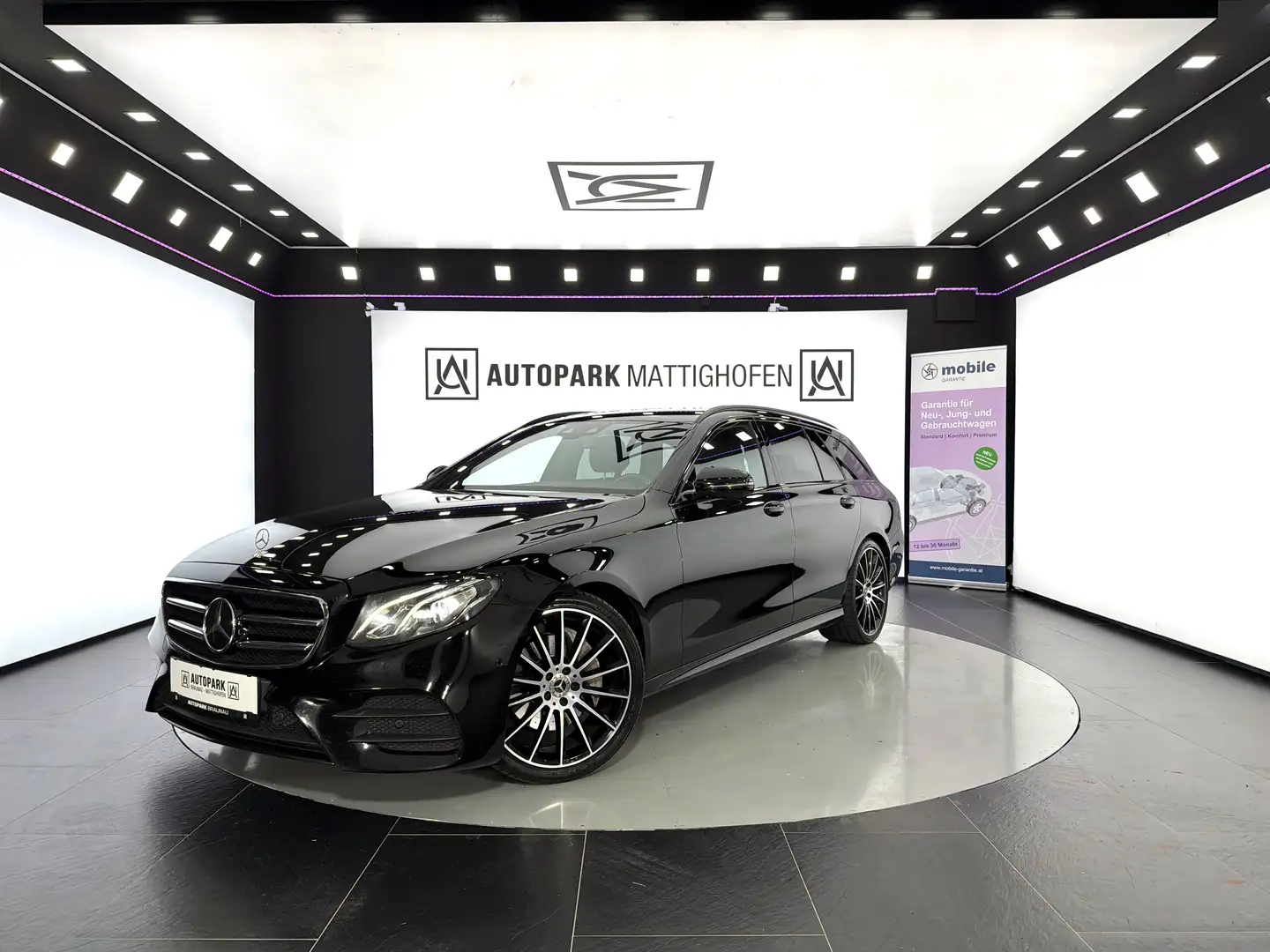 Mercedes-Benz E 300 d T Aut. *AMG-LINE*NIGHT-PAKET*BURMESTER* Schwarz - 1