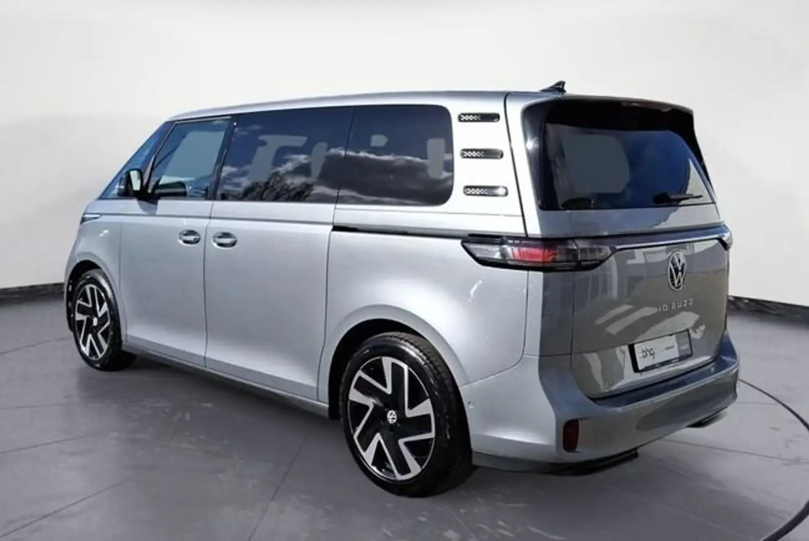 Volkswagen ID. Buzz Pro 150KW 77Kwh Plateado - 2