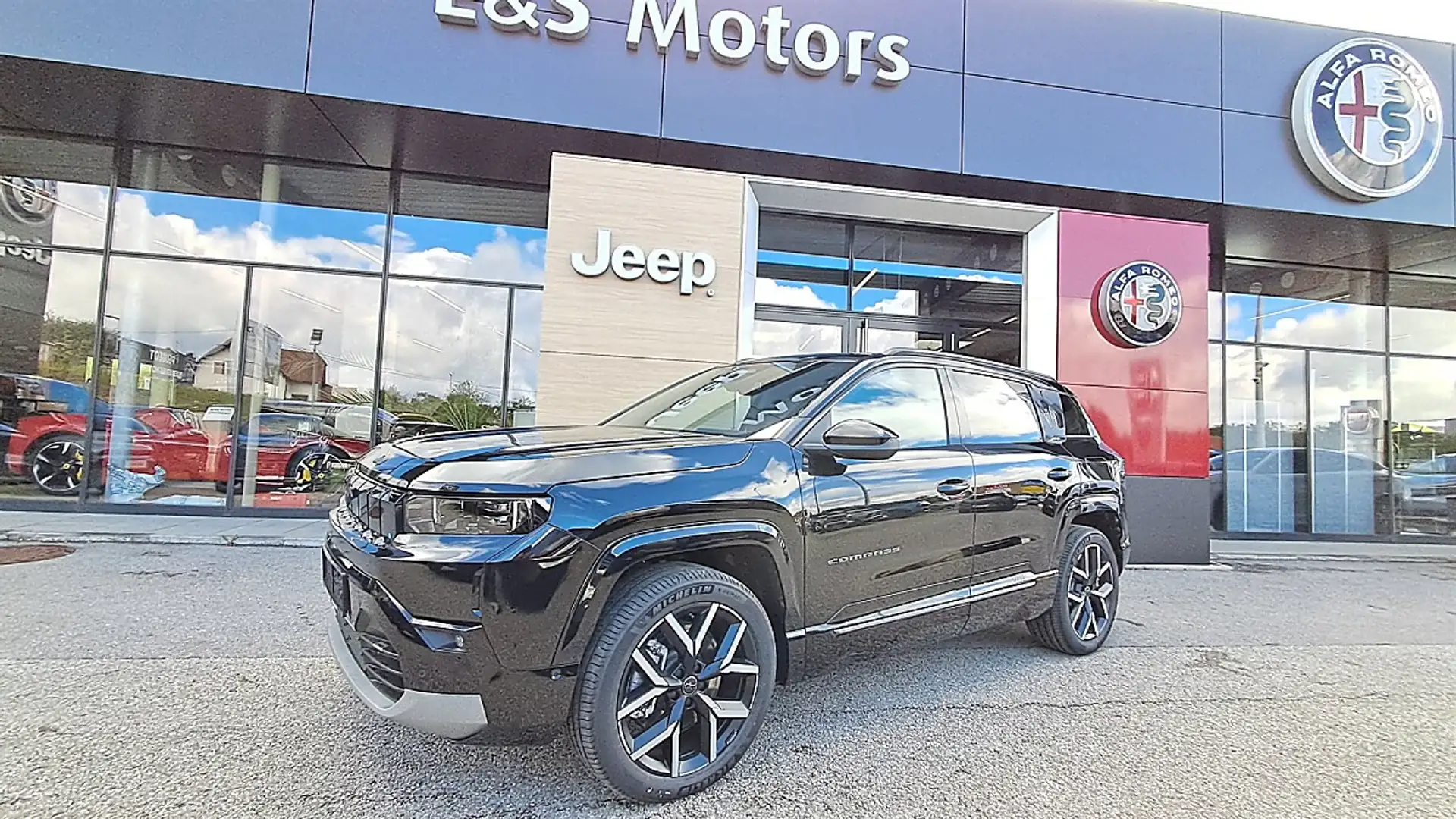 Jeep Compass EV 74kWh First Edition Schwarz - 2