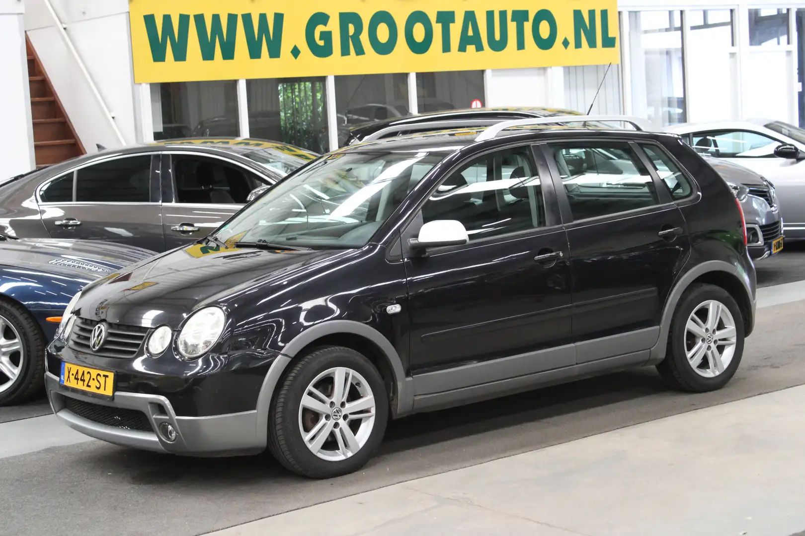 Volkswagen Polo 1.4-16V FUN Airco, Navi, Stuurbekrachtiging Zwart - 1
