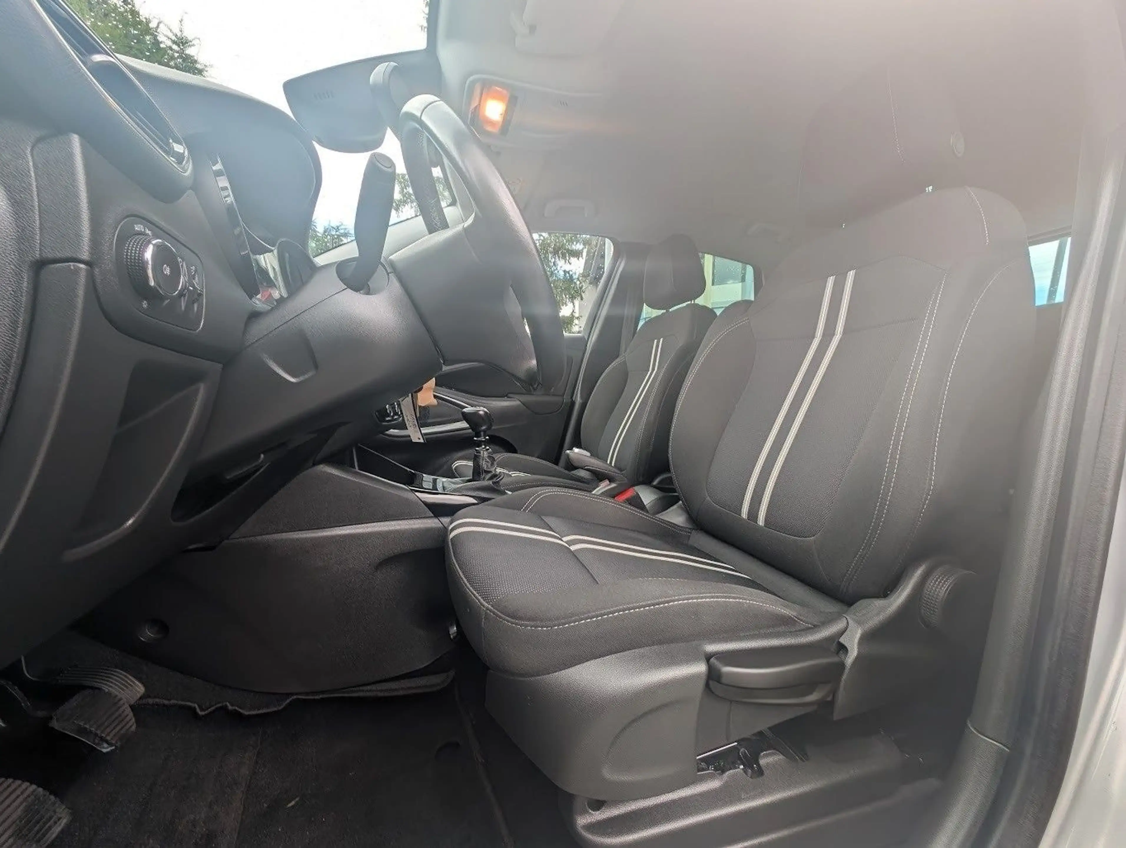 Opel Crossland X Crossland 1.2T Elegance. LED. Ambiente. — photo 10