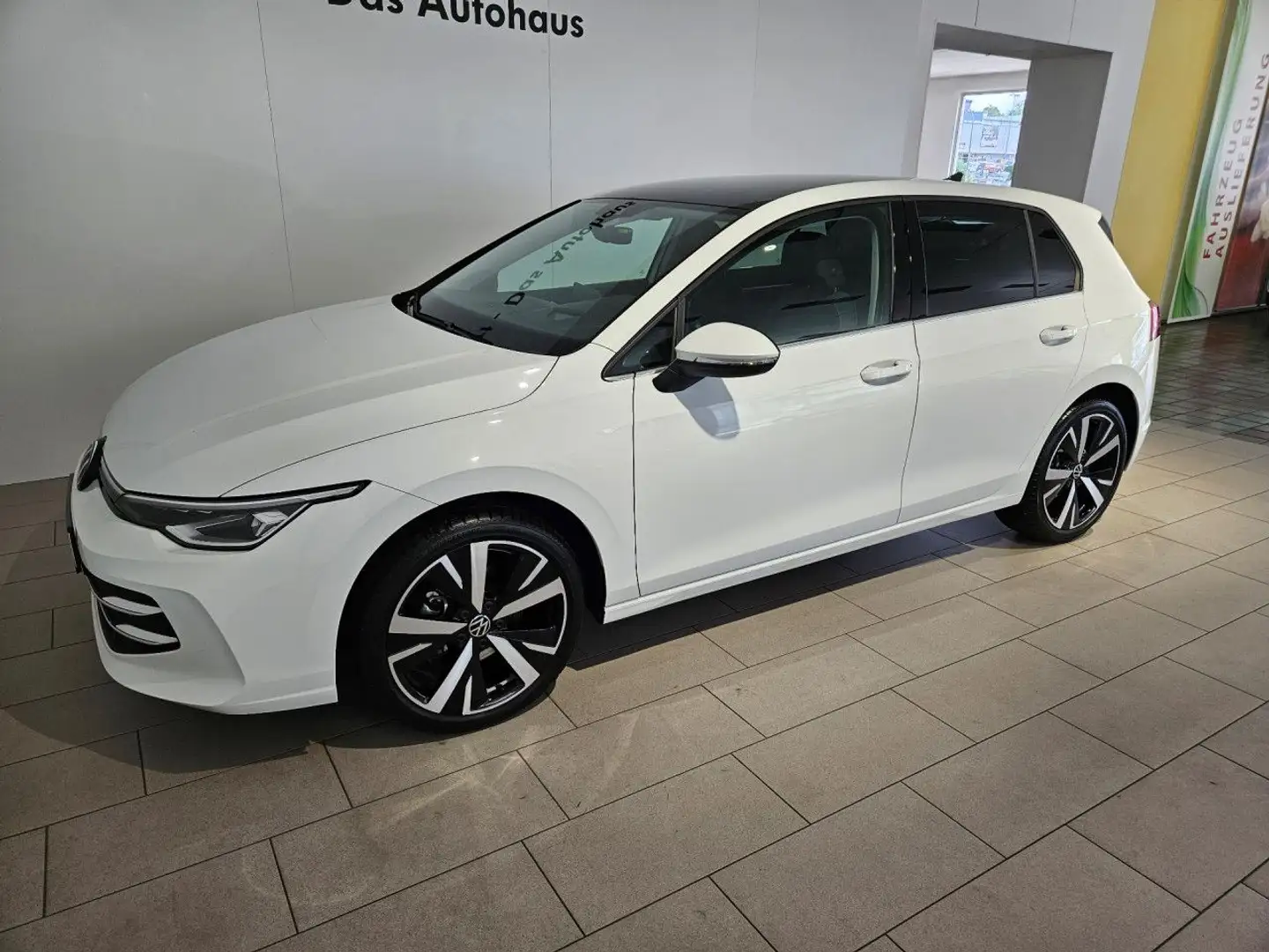 Volkswagen Golf 1.5 eTSI Style DSG AHK LED Navi ACC RFK Alu18 Weiß - 2