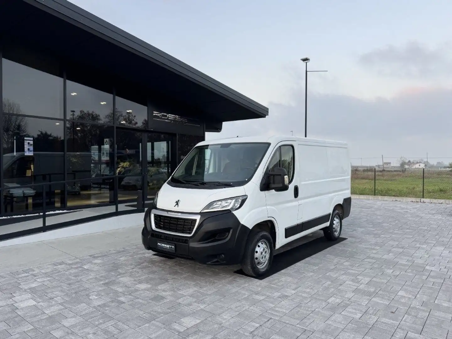 Peugeot Boxer 2.2 BlueHDi L1-H1 Furgone Bianco - 1