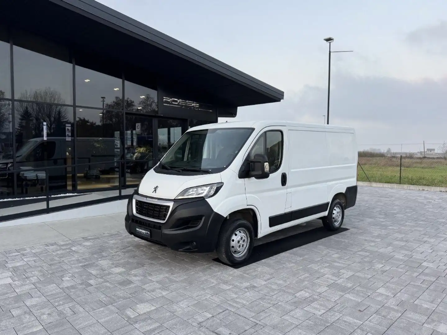 Peugeot Boxer 2.2 BlueHDi L1-H1 Furgone Bianco - 2