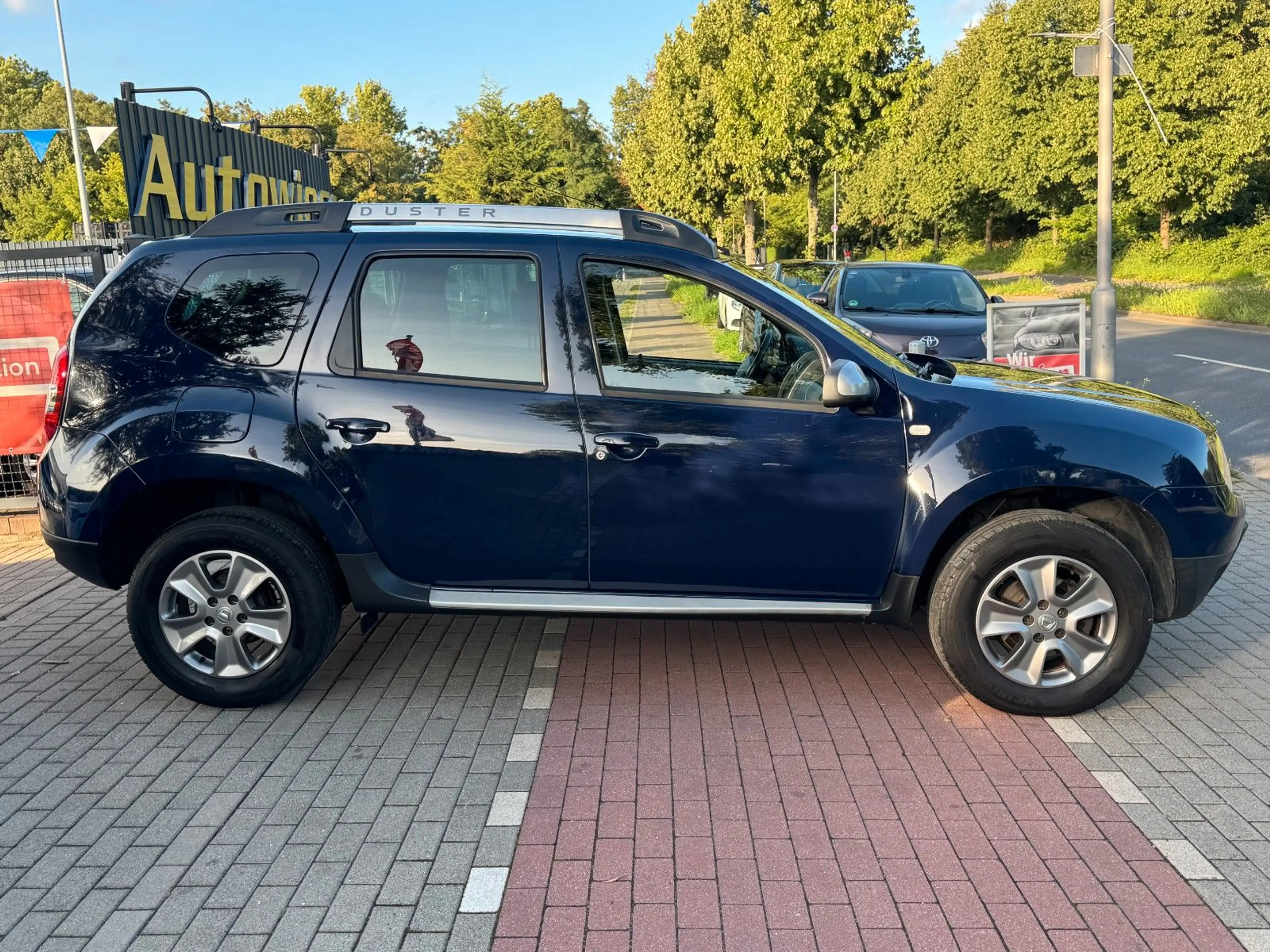 Dacia Duster 1.5dCi I Celebration 4x2*AHK*Klima*Temp* — photo 4