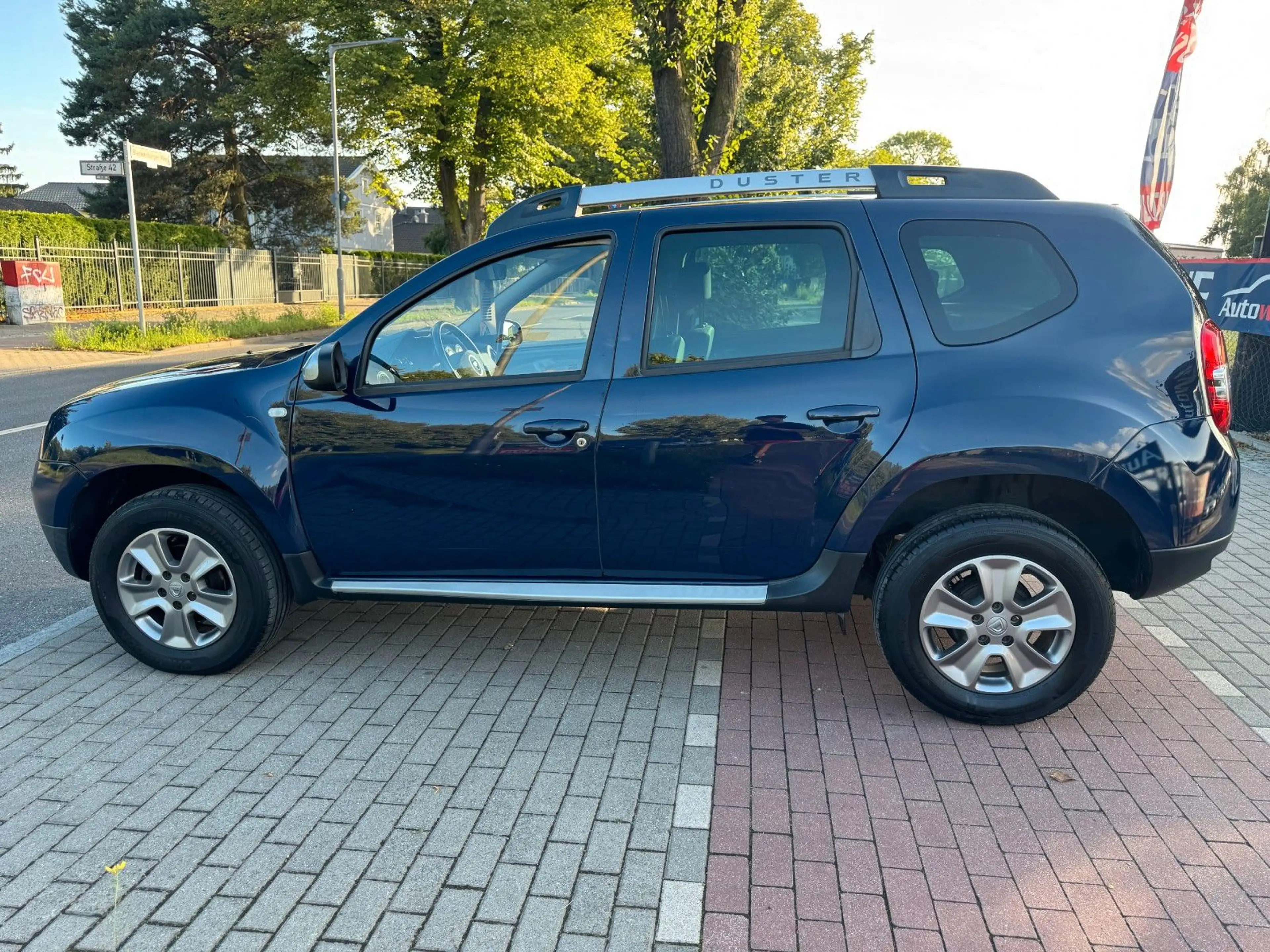Dacia Duster 1.5dCi I Celebration 4x2*AHK*Klima*Temp* — photo 8