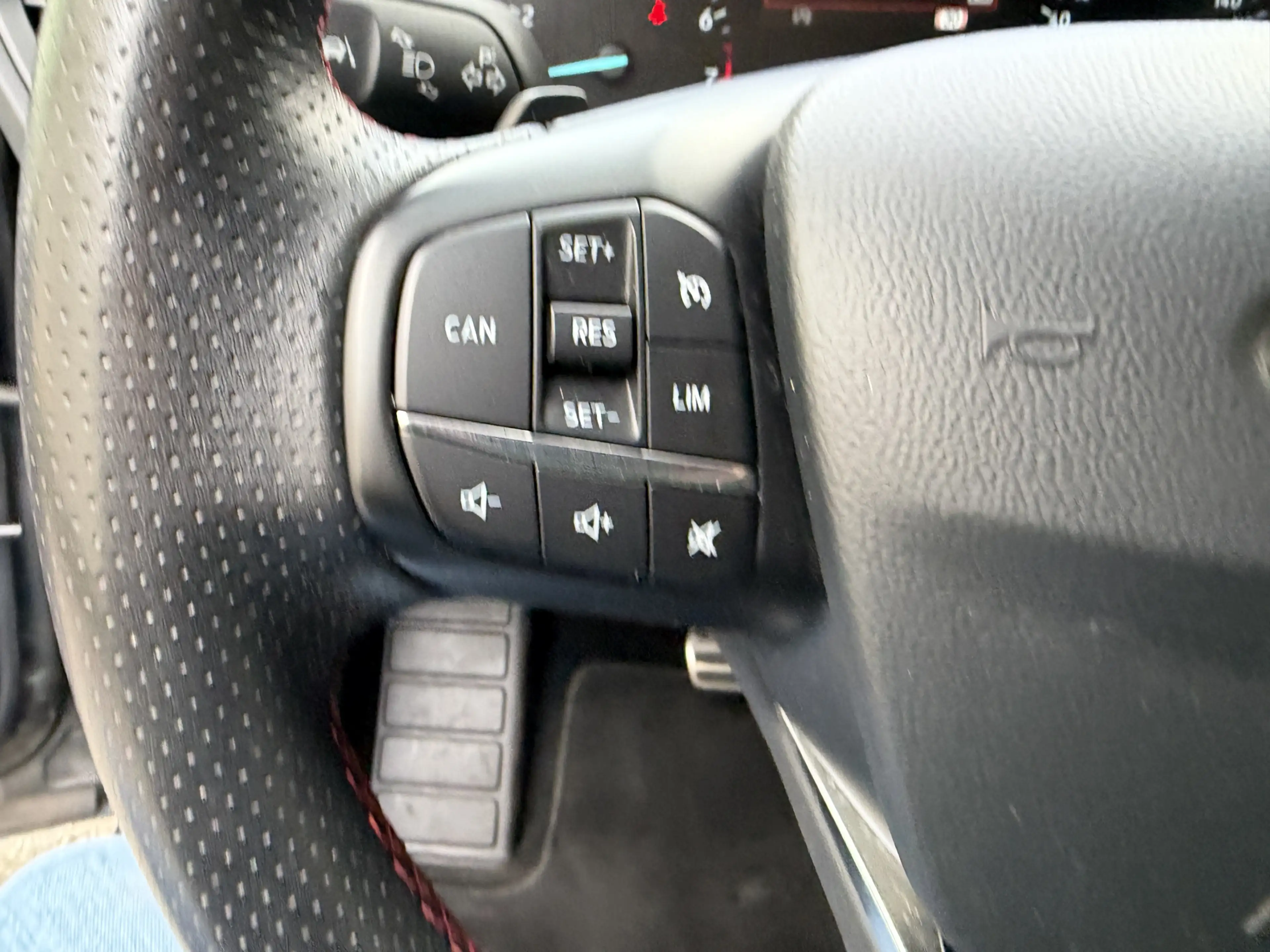 Ford Focus 1.5 EcoBoost ST Line Business / AUTOMAAT / NAVI / — photo 14