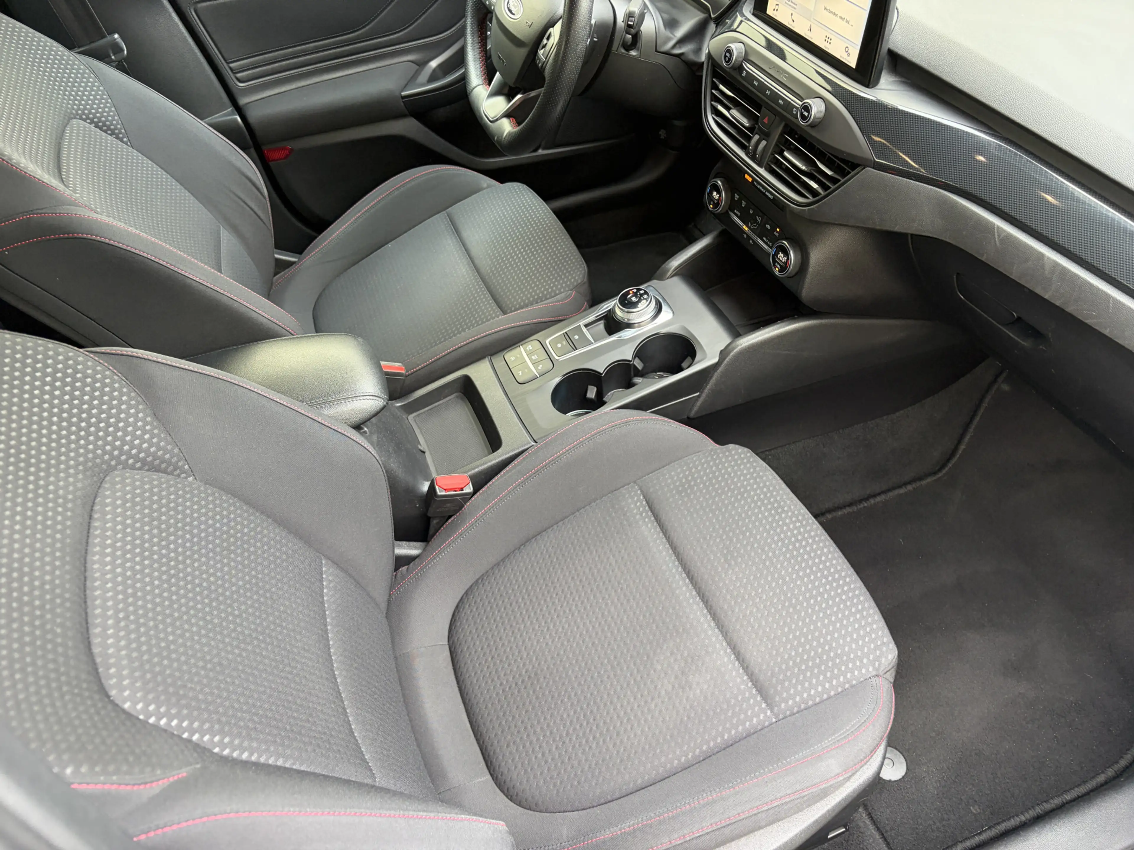 Ford Focus 1.5 EcoBoost ST Line Business / AUTOMAAT / NAVI / — photo 23