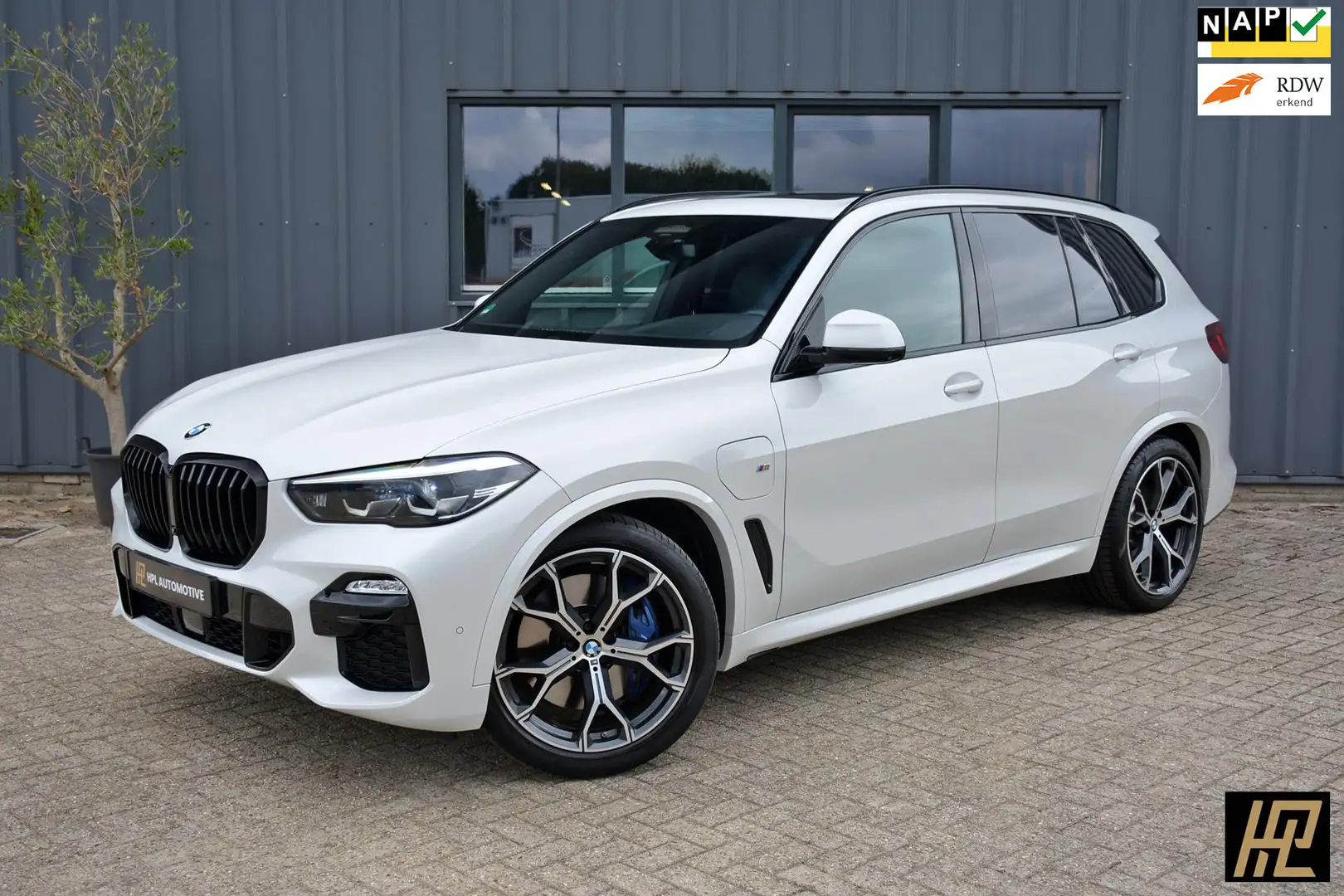BMW X5 XDrive45e High Executive M Sport * Pano * HeadUp * Weiß - 1