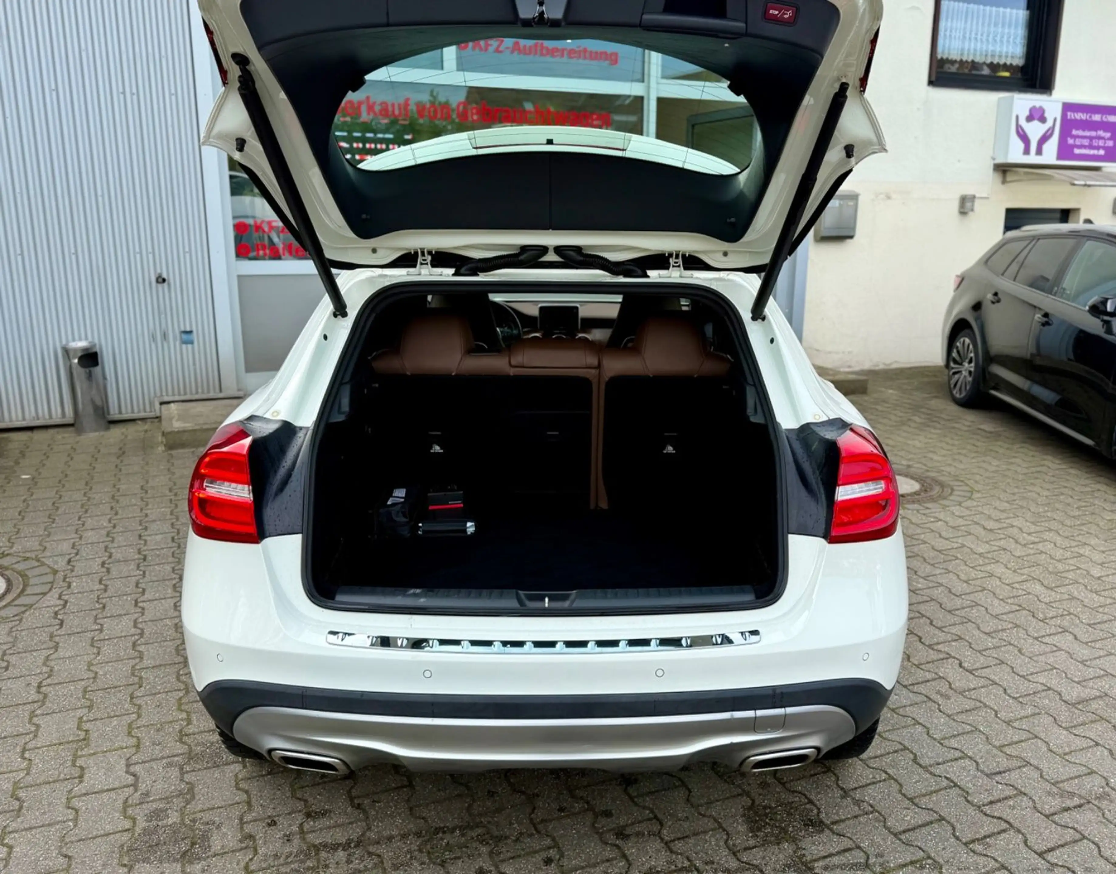 Mercedes-Benz GLA 200 GLA GLA 200 *TÜV & INSPEKTION NEU* — photo 7