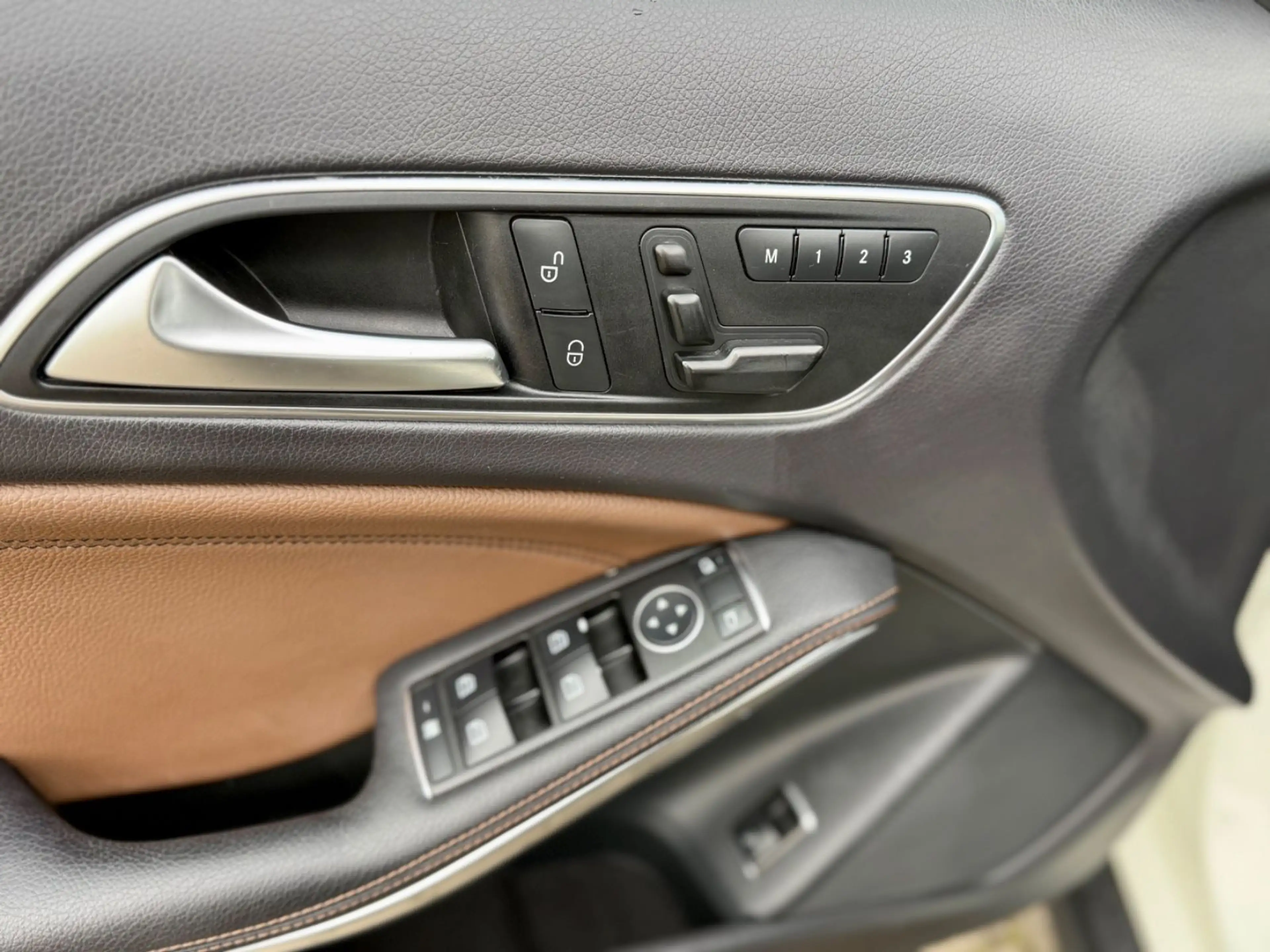 Mercedes-Benz GLA 200 GLA GLA 200 *TÜV & INSPEKTION NEU* — photo 15