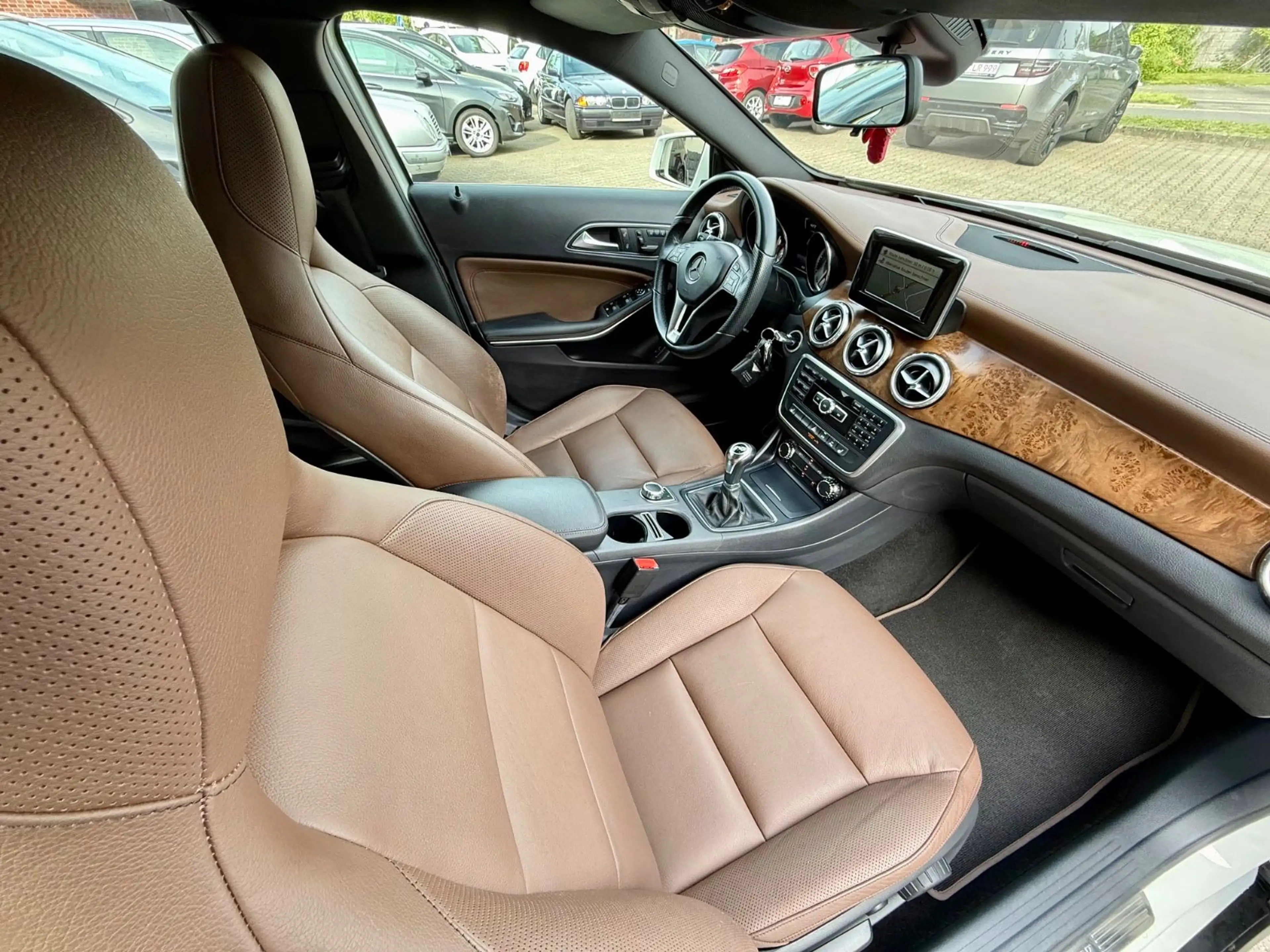 Mercedes-Benz GLA 200 GLA GLA 200 *TÜV & INSPEKTION NEU* — photo 11