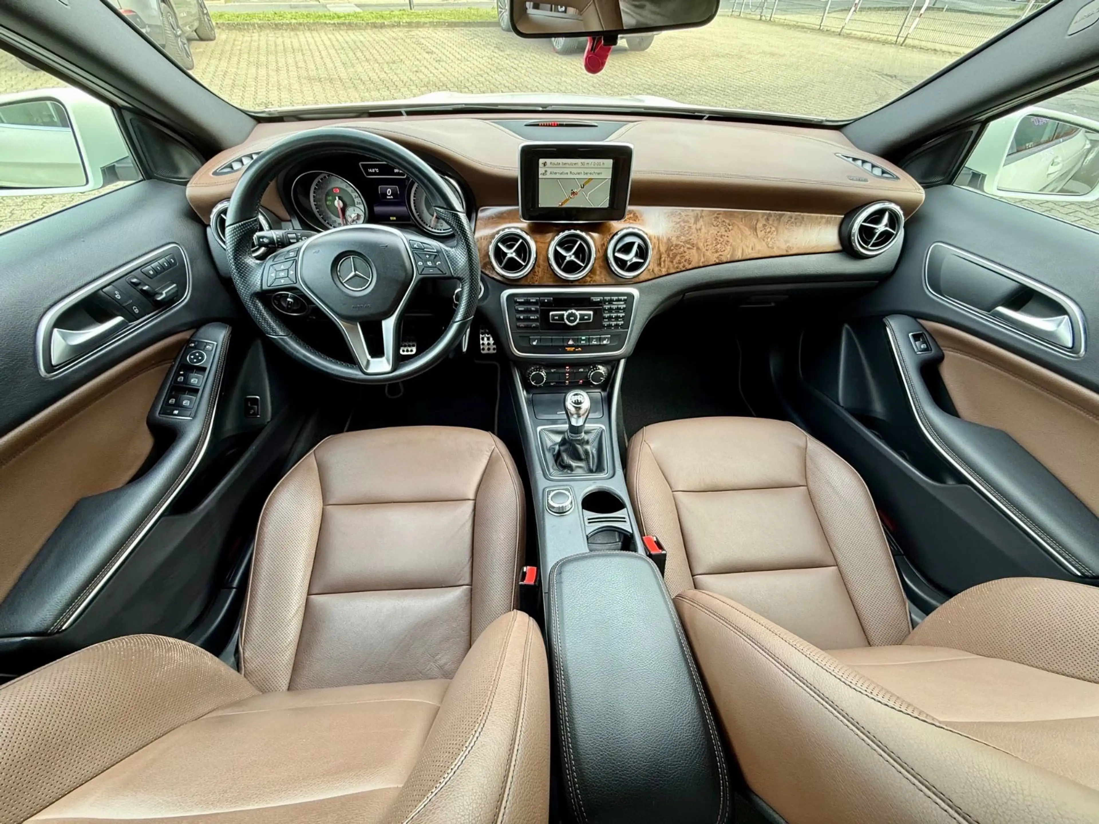 Mercedes-Benz GLA 200 GLA GLA 200 *TÜV & INSPEKTION NEU* — photo 9