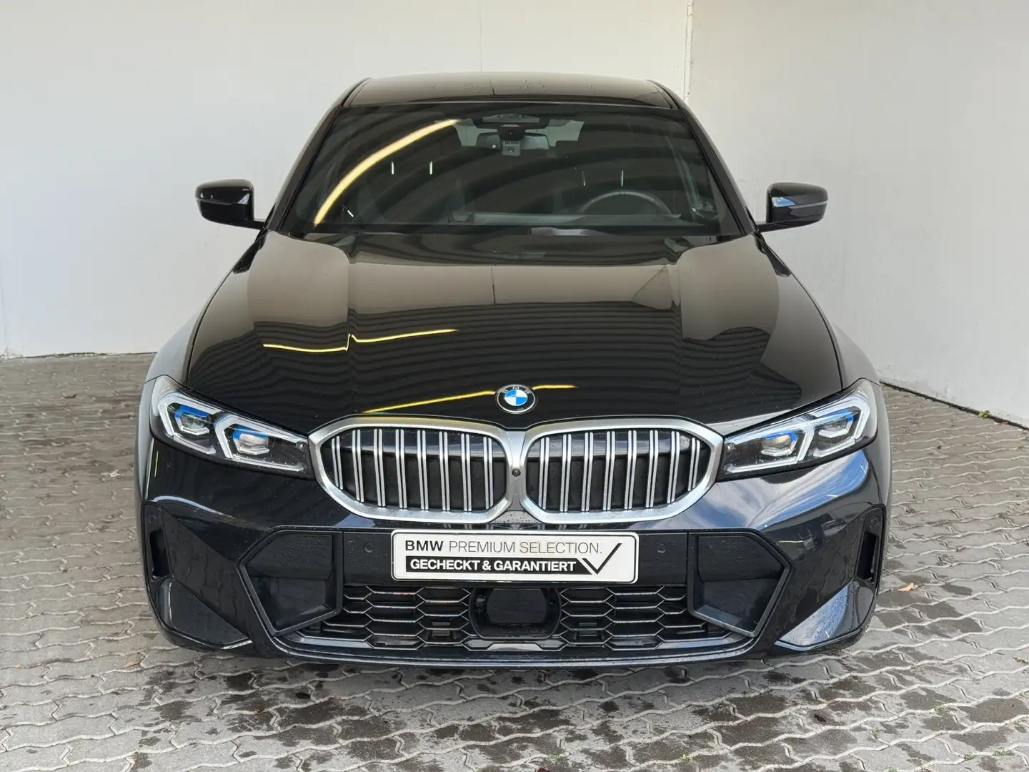BMW 320 dA xDrive Lim. M Sport LiveCock.LED.ParkAss. Schwarz - 1