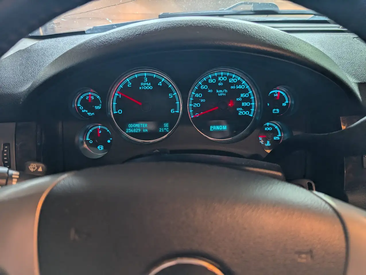 GMC Yukon снимка GMC Yukon