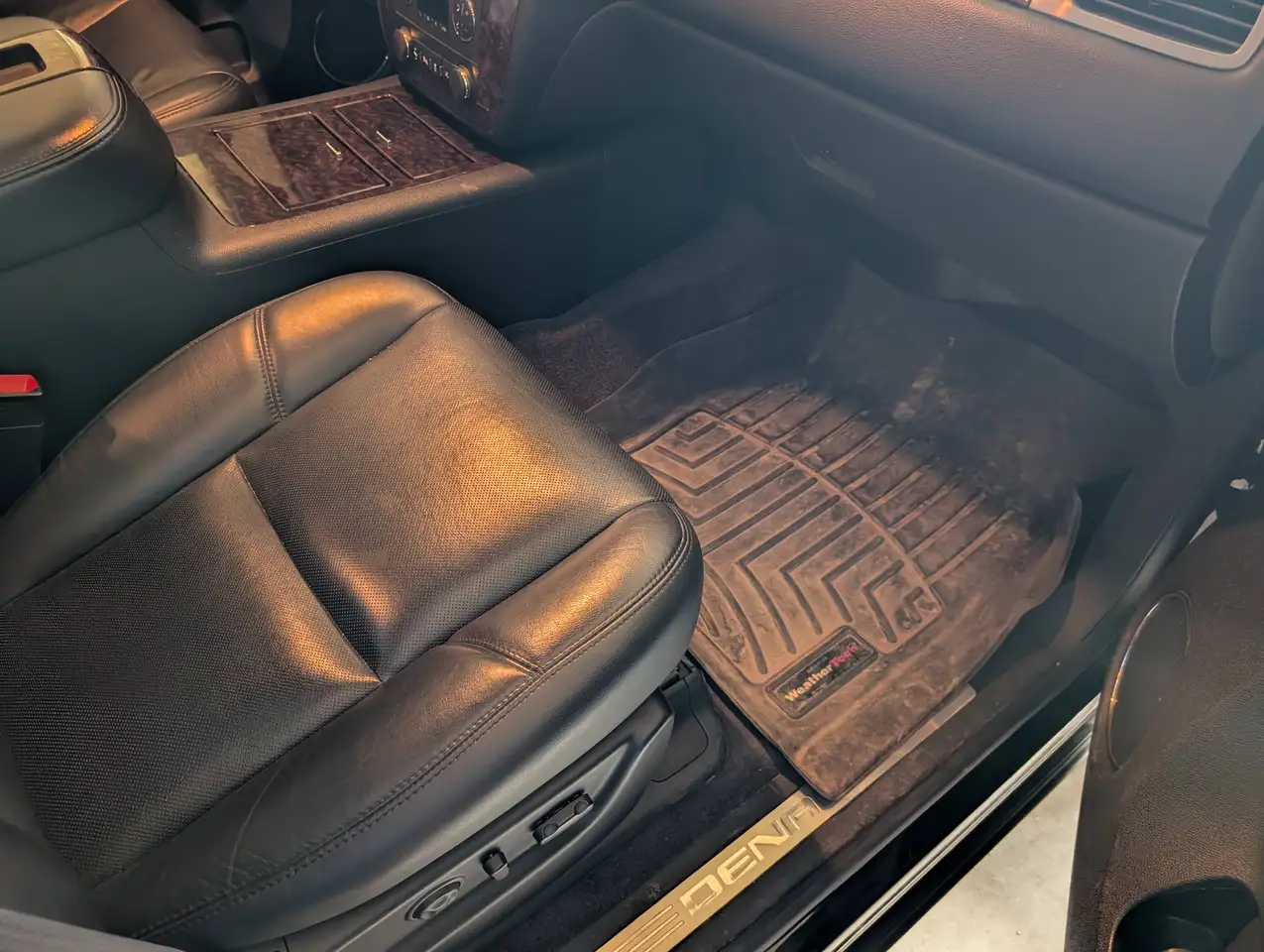 GMC Yukon снимка GMC Yukon