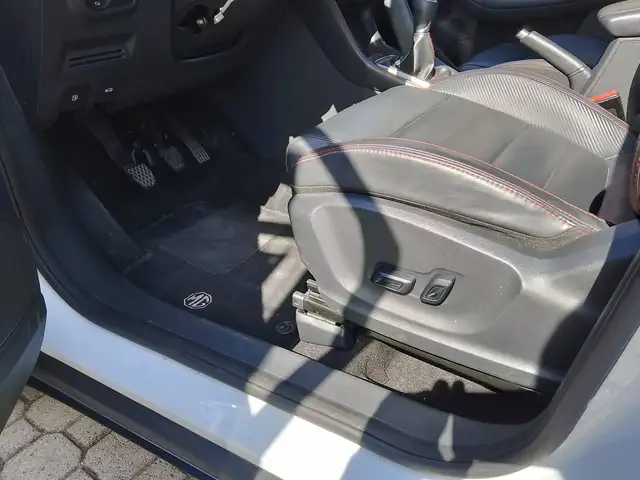 MG ZS view 13