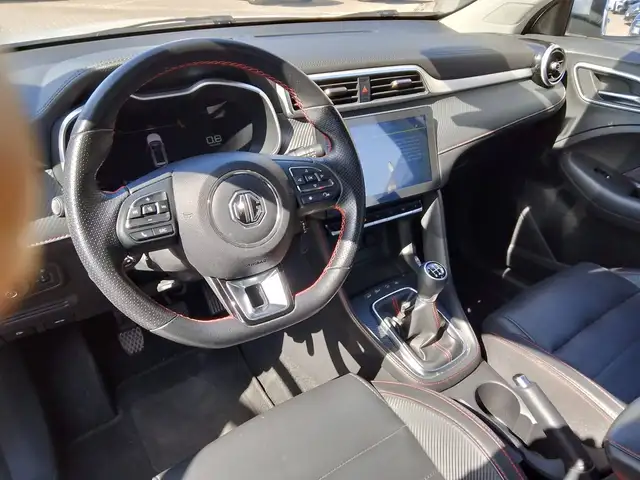 MG ZS view 15