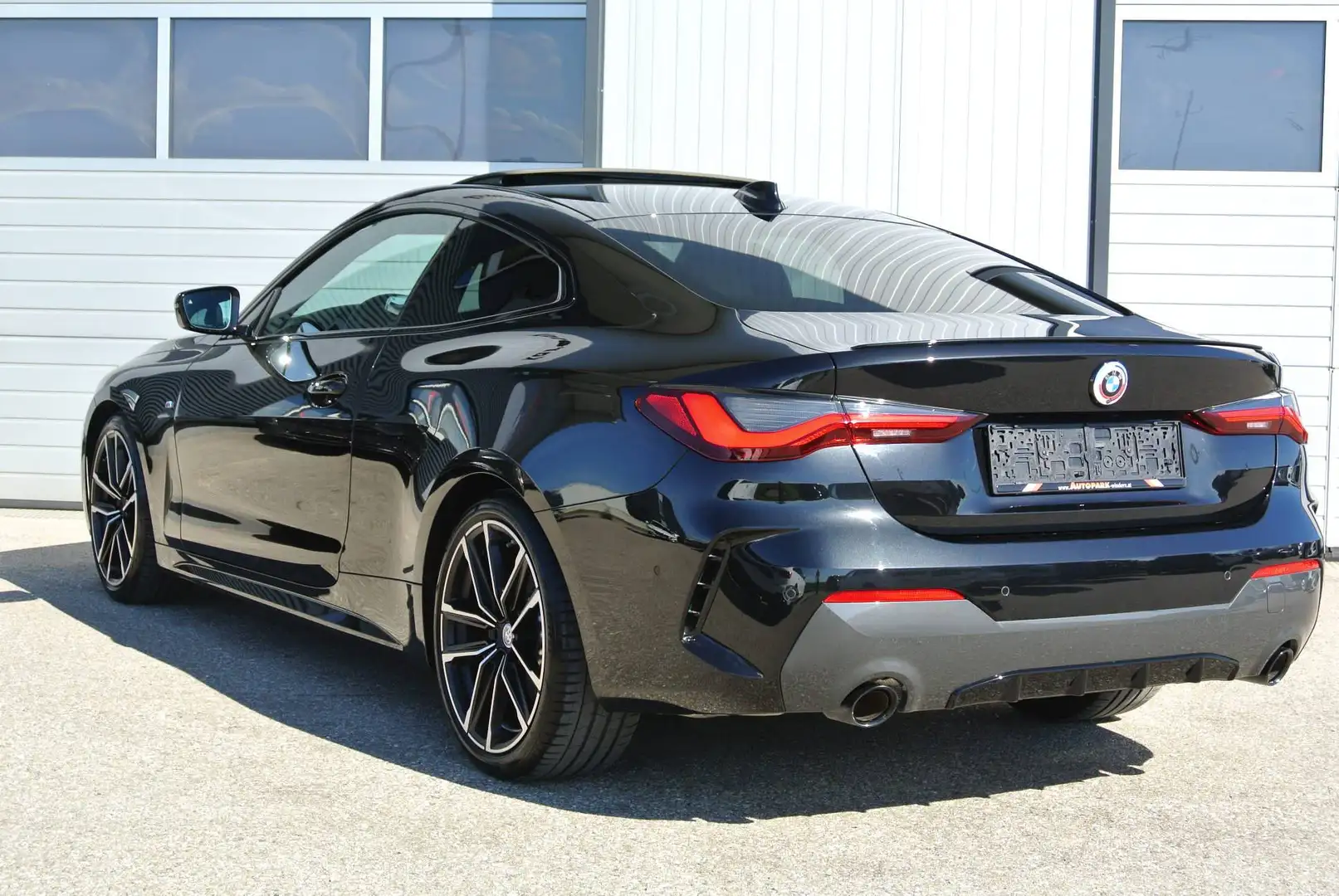 BMW 420 d Coupe Aut. *M-Sport * LEDER *Schiebedach * LED * NAVI * KAMERA Schwarz - 2