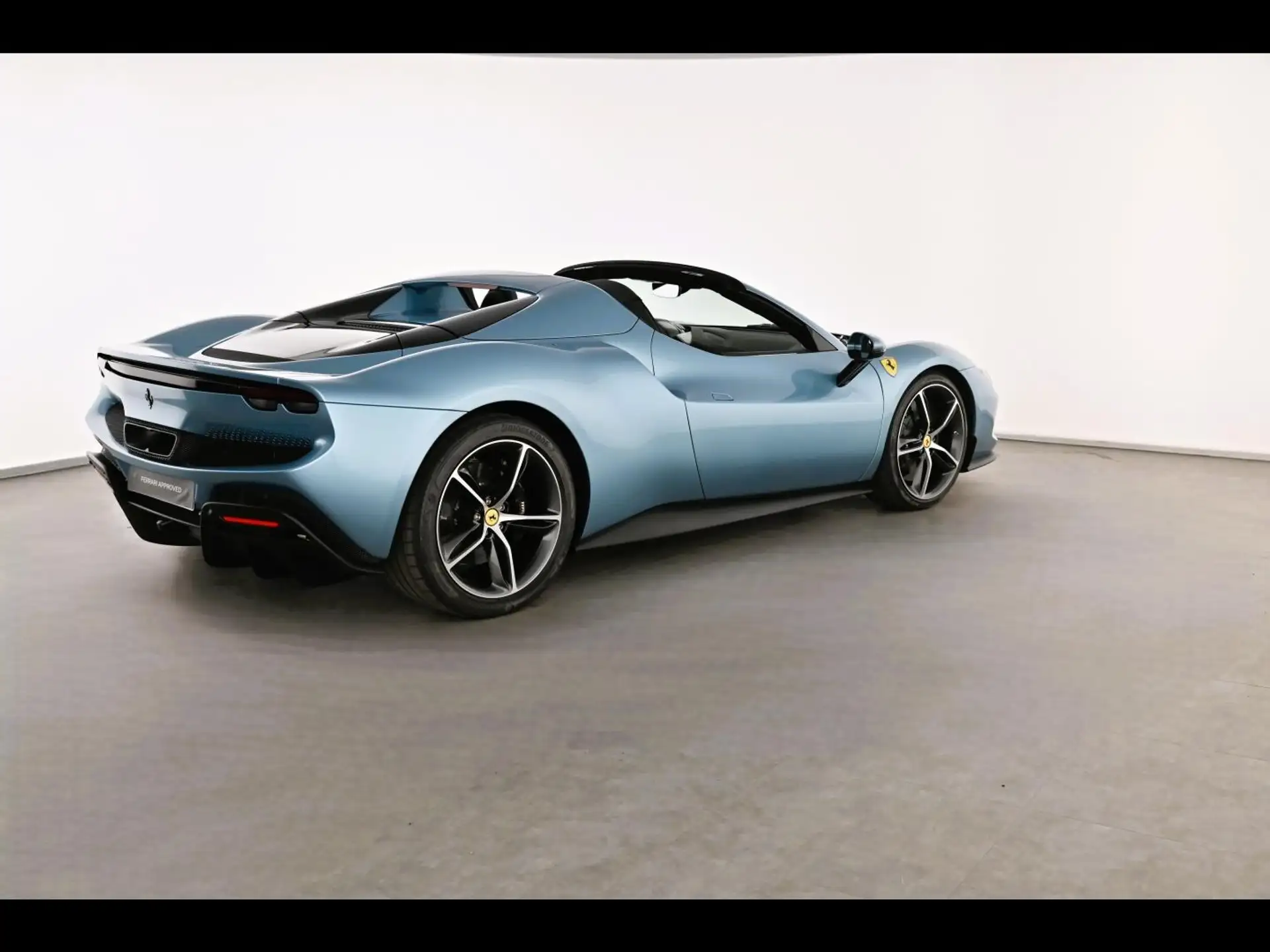 페라리 296 GTS 2025 청록 사진 2