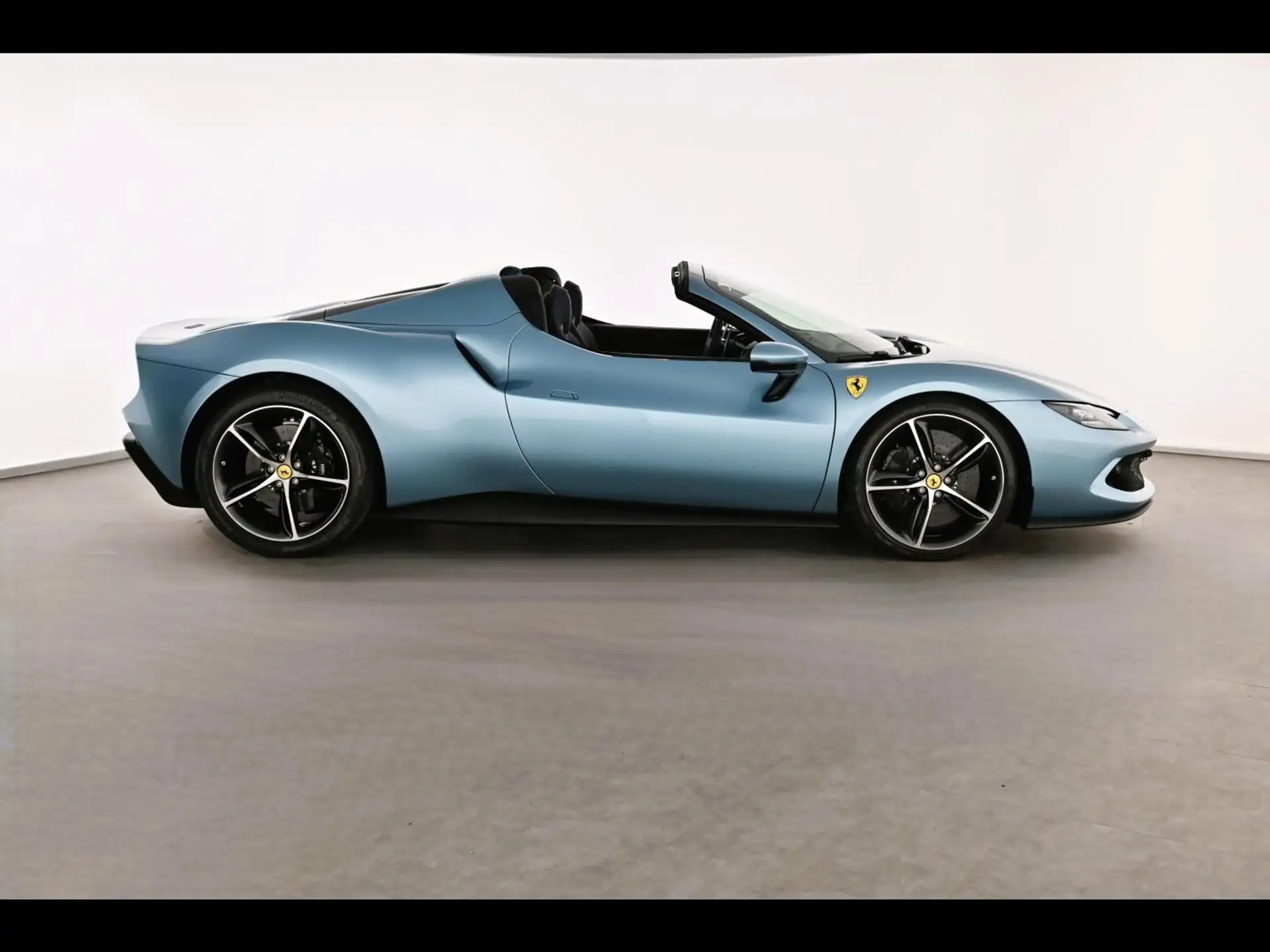 페라리 296 GTS 2025 청록 사진 4