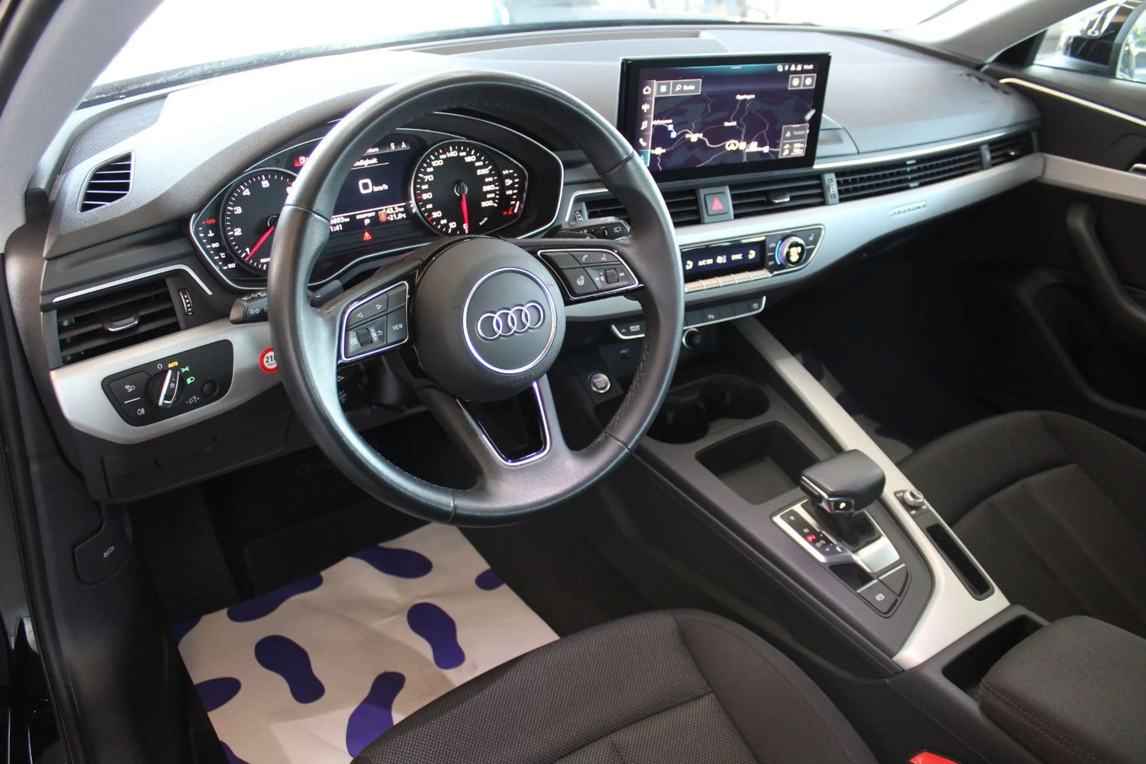Audi A4 Avant 40 TFSI S tronic quattro*NAVI*LED* — photo 8