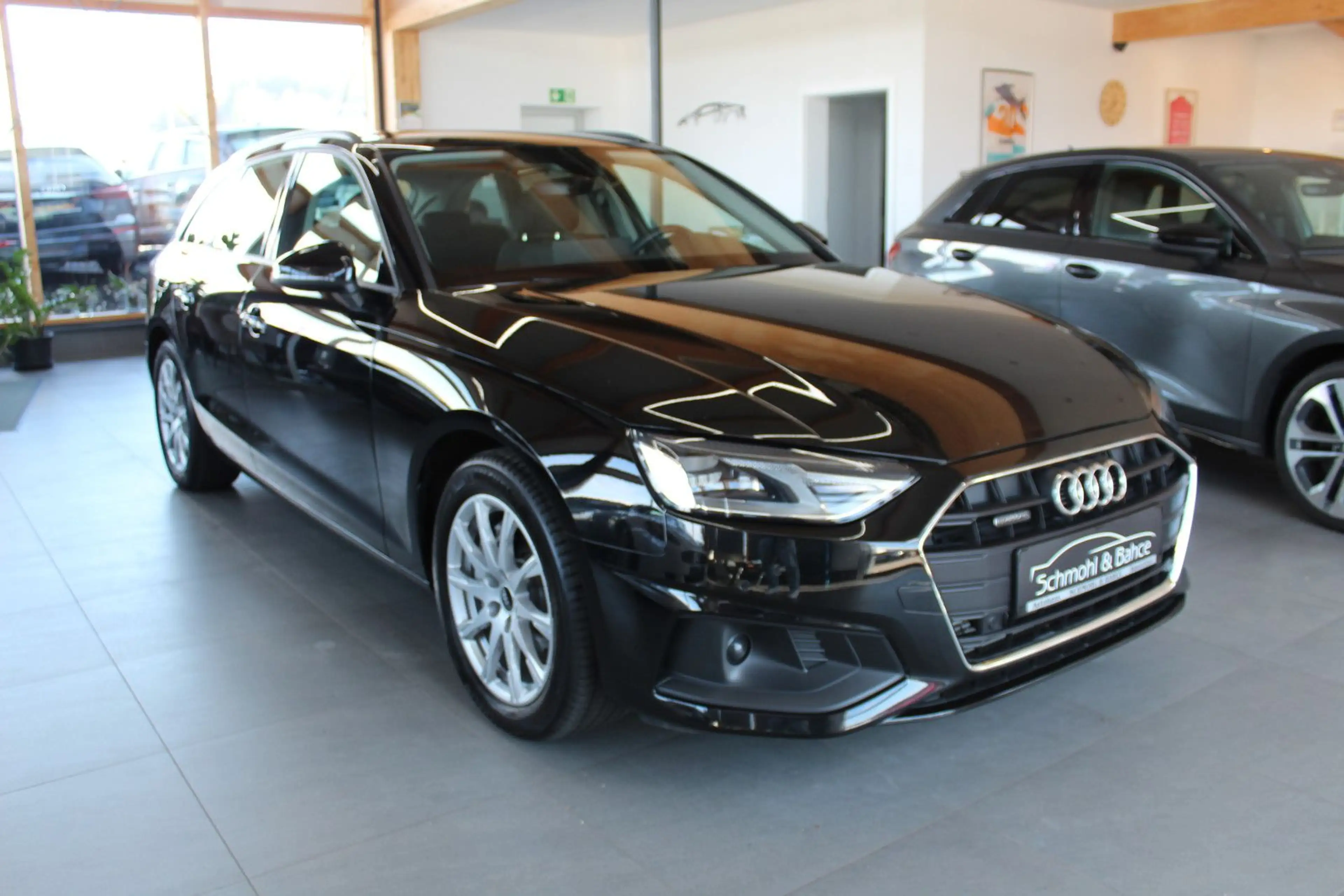 Audi A4 Avant 40 TFSI S tronic quattro*NAVI*LED* — photo 3