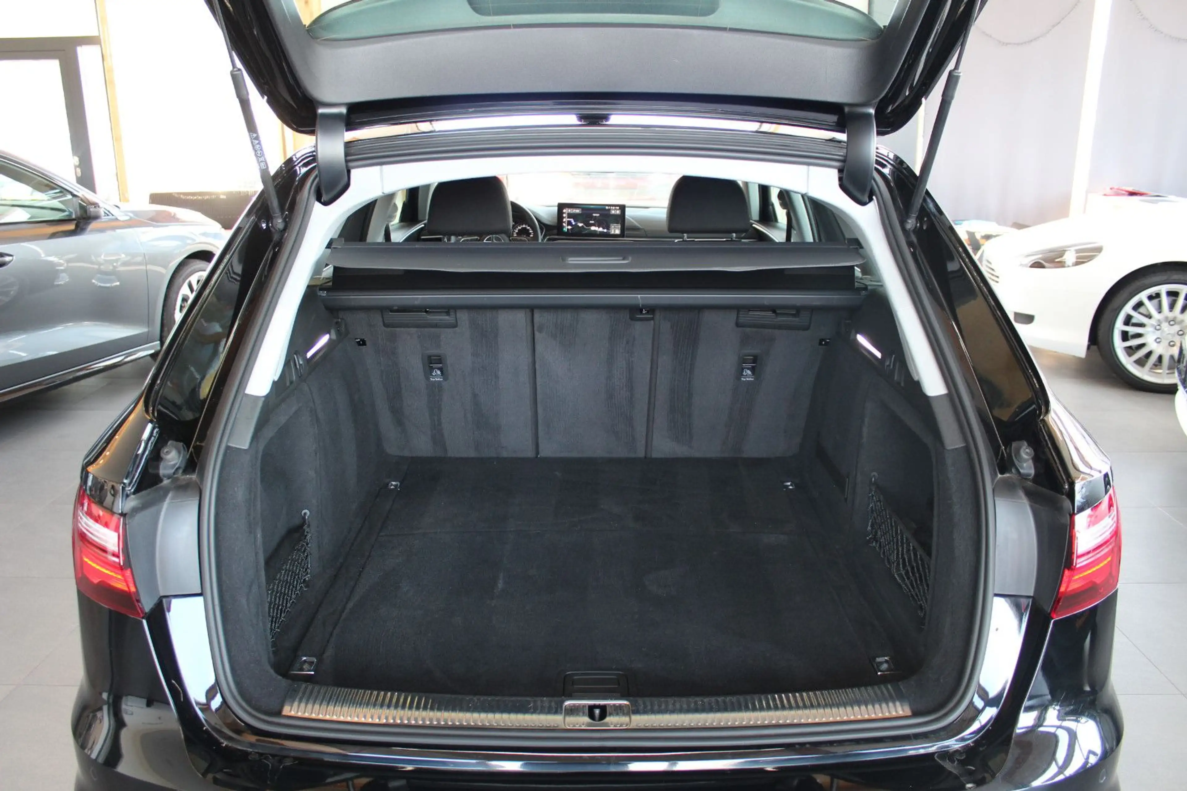 Audi A4 Avant 40 TFSI S tronic quattro*NAVI*LED* — photo 13