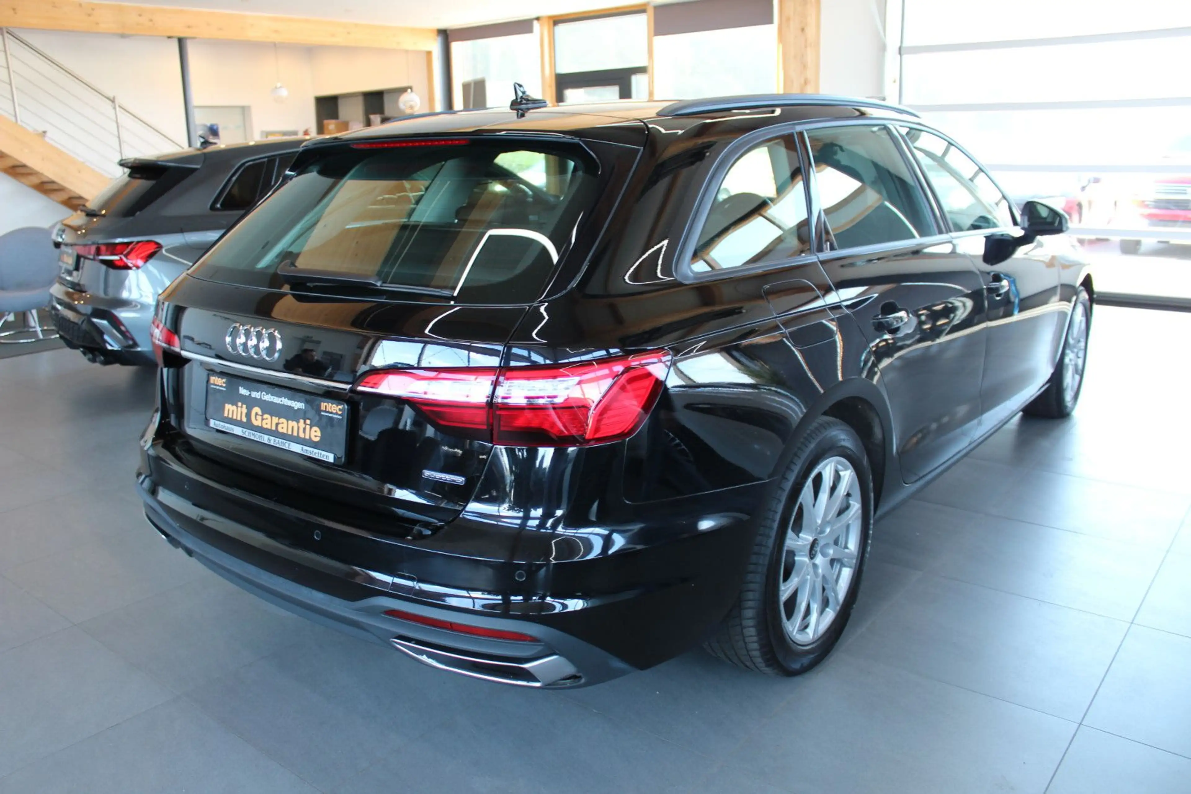 Audi A4 Avant 40 TFSI S tronic quattro*NAVI*LED* — photo 4
