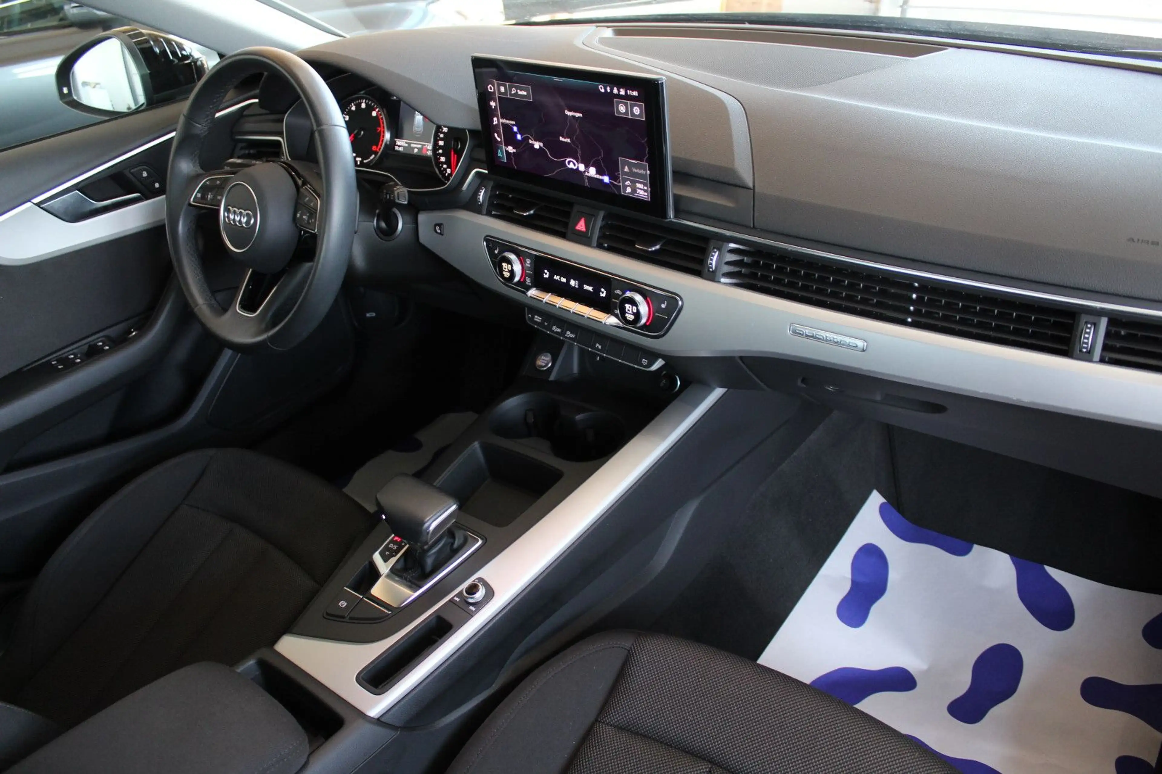 Audi A4 Avant 40 TFSI S tronic quattro*NAVI*LED* — photo 11