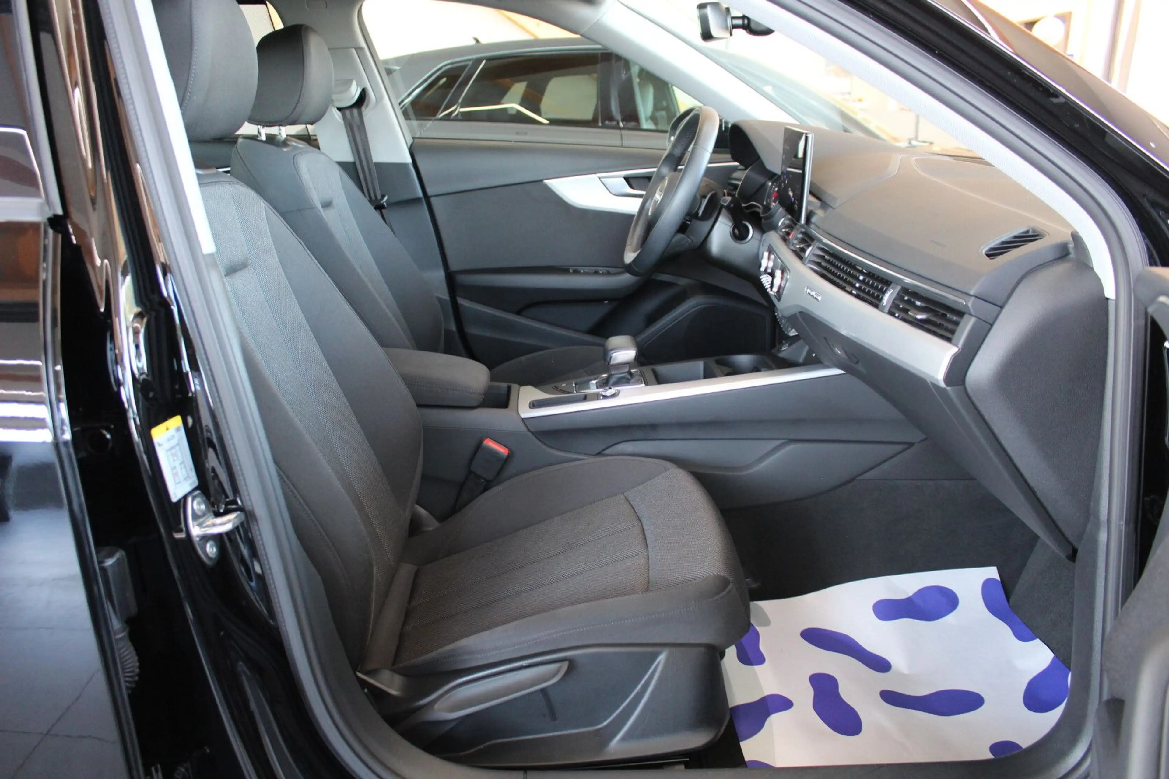 Audi A4 Avant 40 TFSI S tronic quattro*NAVI*LED* — photo 10