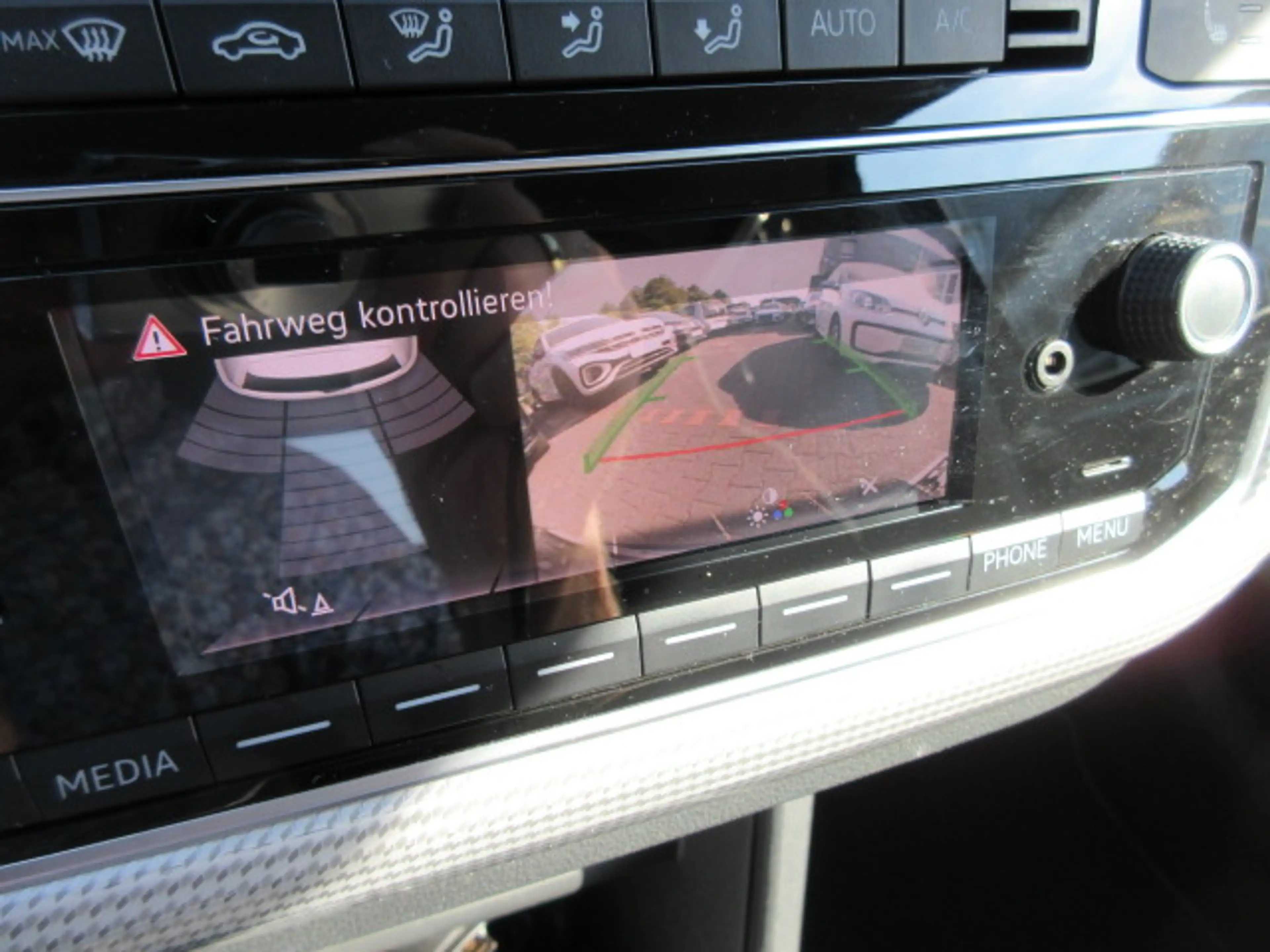 Volkswagen e-up! "Max" Automatik NAVIV. KAMERA GRA ALU APS SITZHEIZUNG CLIMATRONIC — photo 11