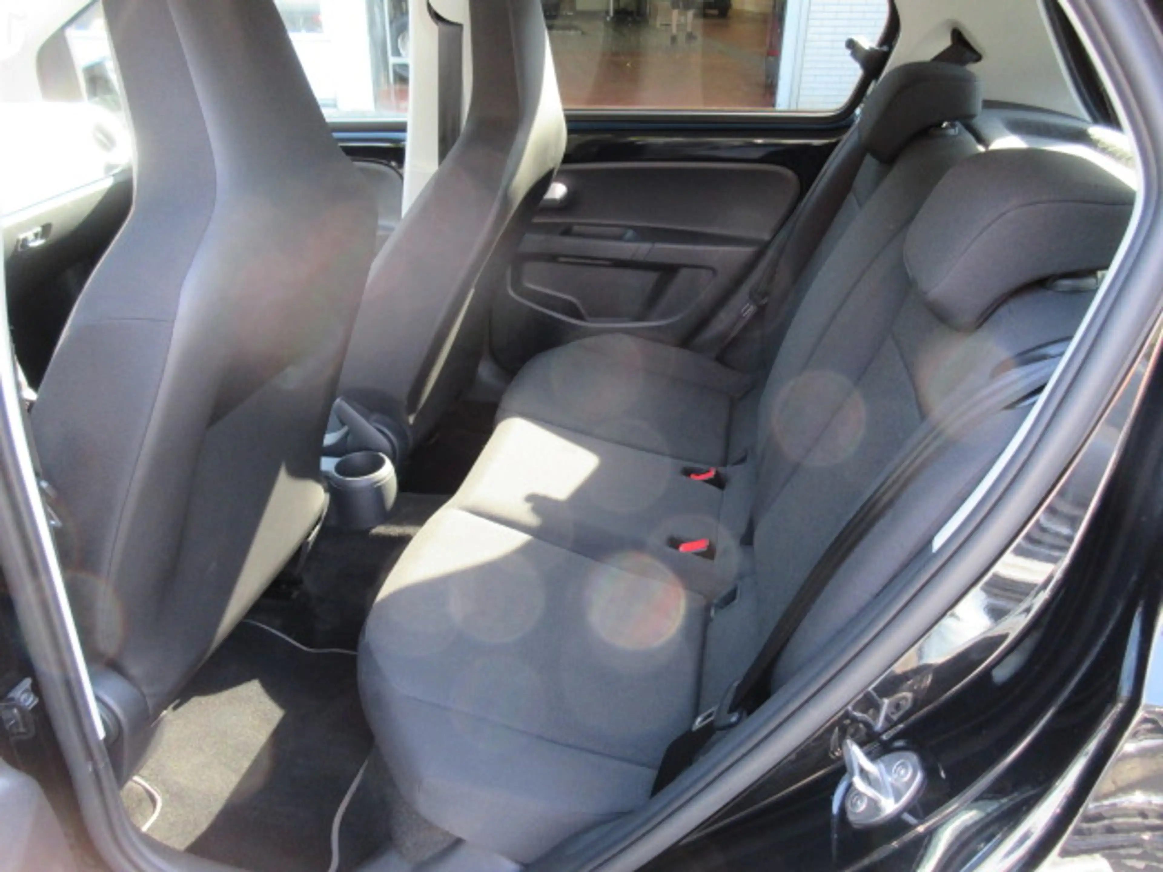 Volkswagen e-up! "Max" Automatik NAVIV. KAMERA GRA ALU APS SITZHEIZUNG CLIMATRONIC — photo 8