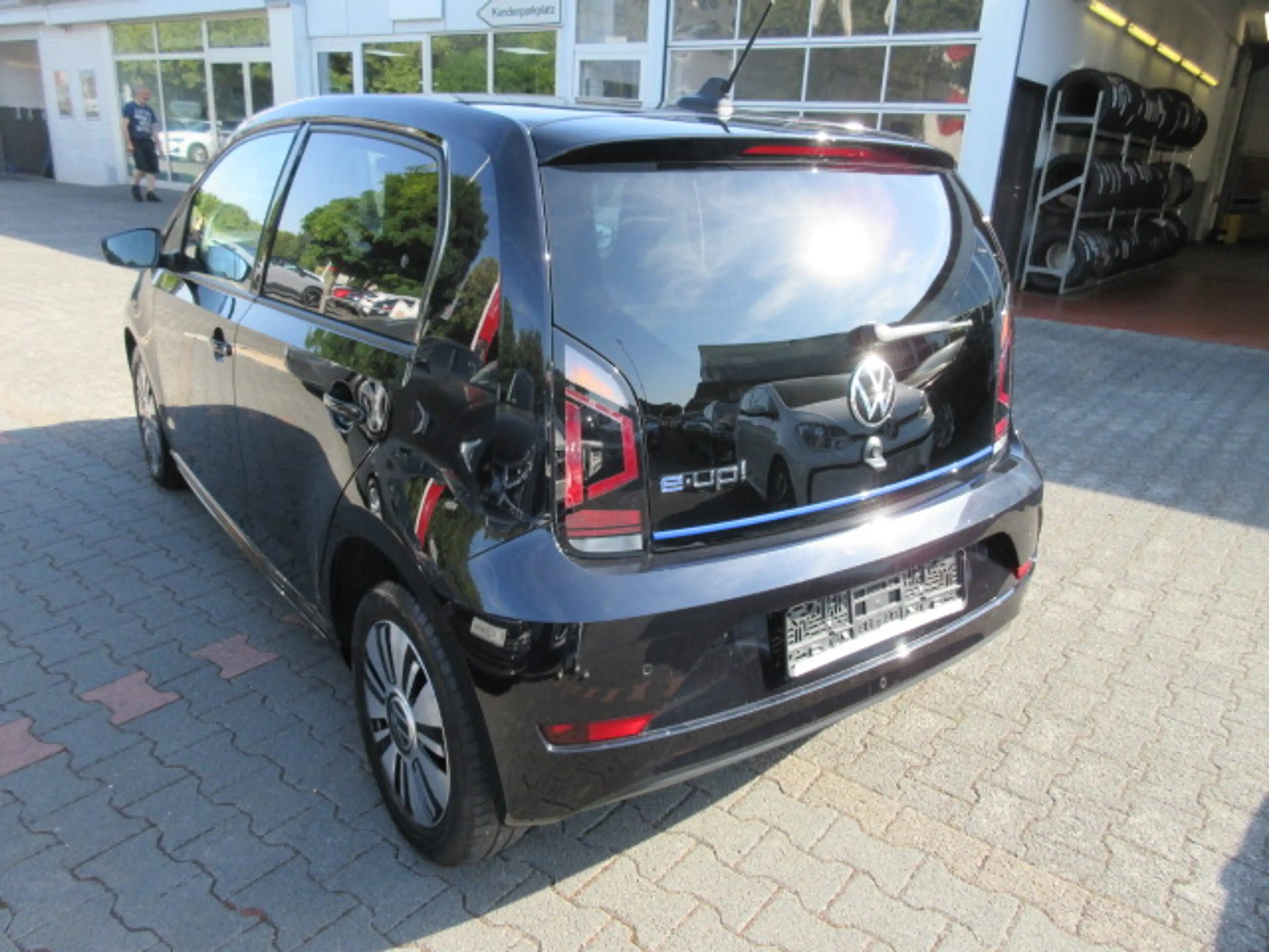 Volkswagen e-up! "Max" Automatik NAVIV. KAMERA GRA ALU APS SITZHEIZUNG CLIMATRONIC — photo 3