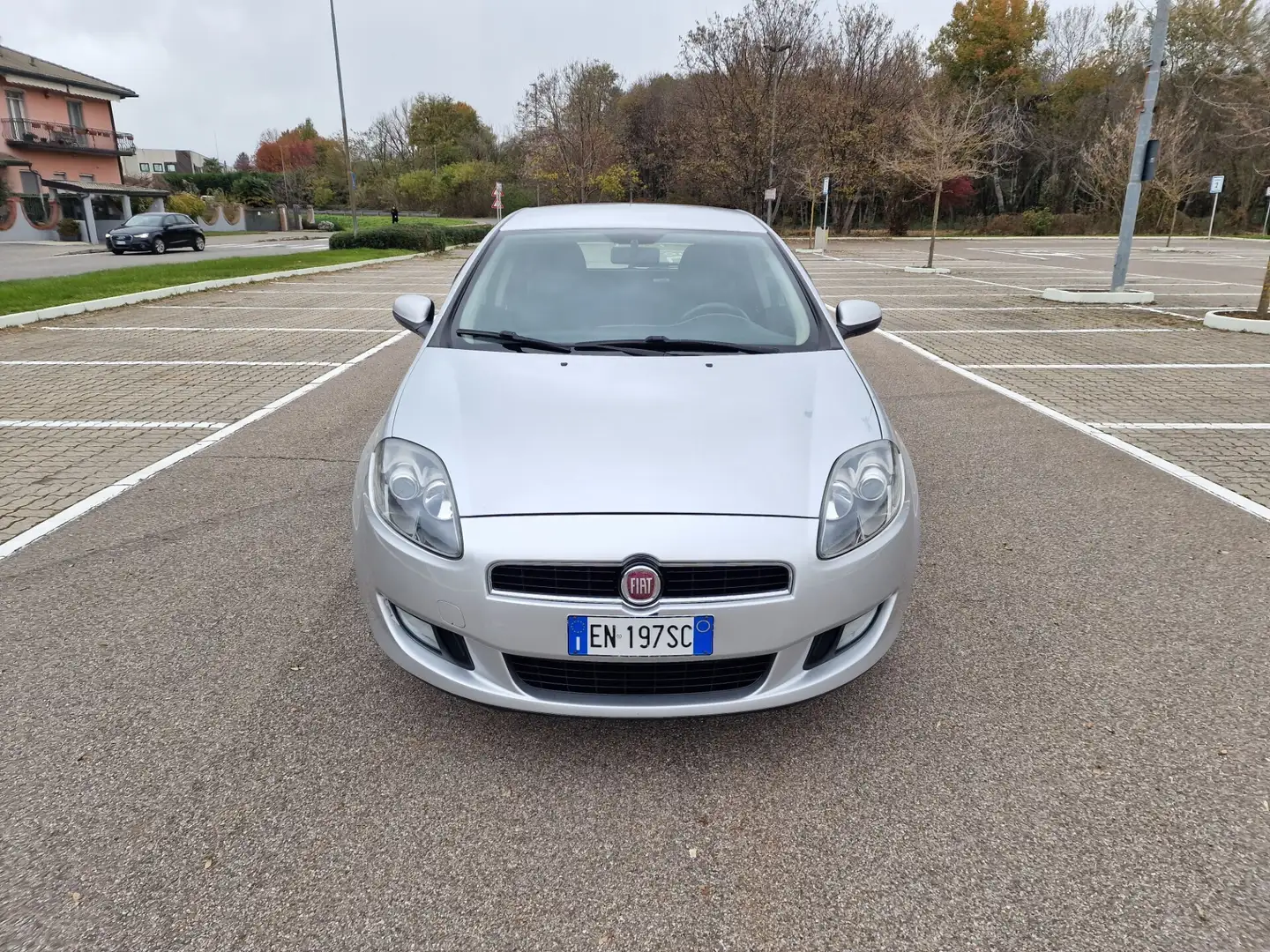 Fiat Bravo 1.6 MJT 120 CV DPF Dualogic Automatik*Blue&Me*Cerc Plateado - 2