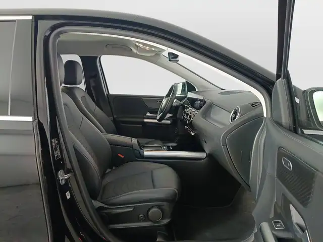 Mercedes-Benz B-Class view 11