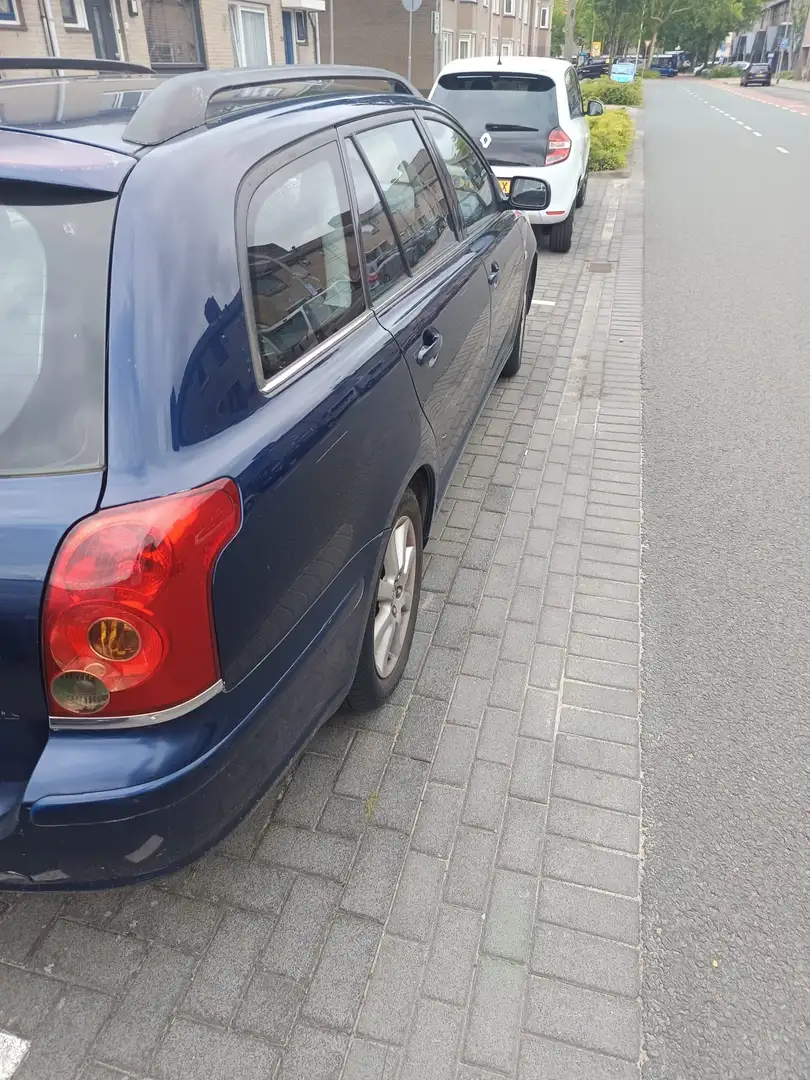 Toyota Avensis 1.8 VVTi Linea Luna. station Blauw - 1
