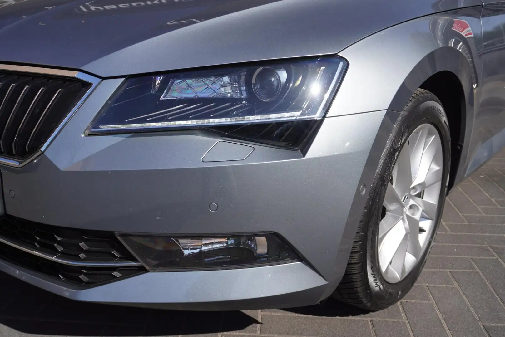 Skoda Superb Combi 1.4 TSI ACT Style Business Aut/Pano.dak/Clim Gris - 2