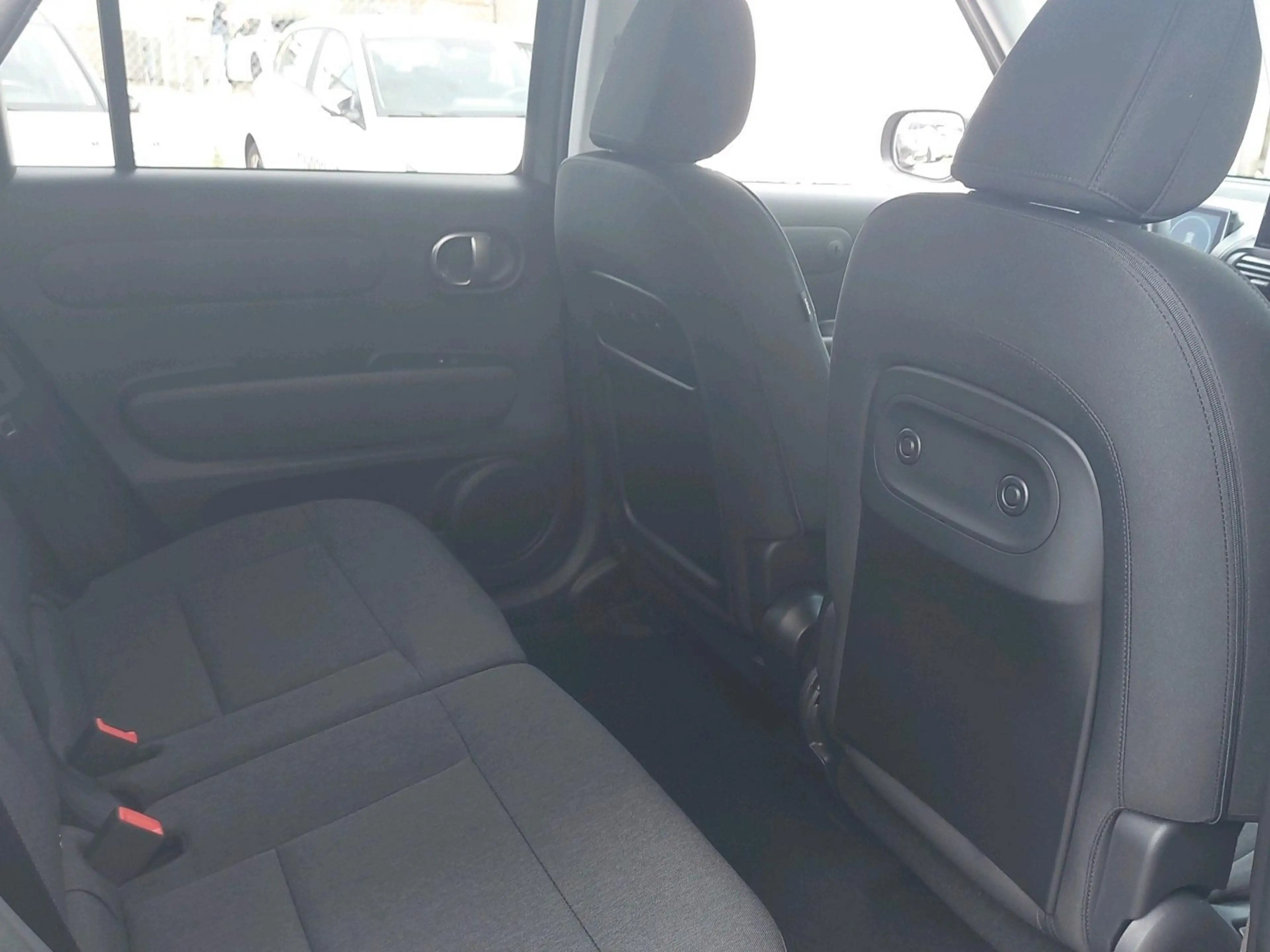 Hyundai Inster Evolve 49 kWh — photo 14