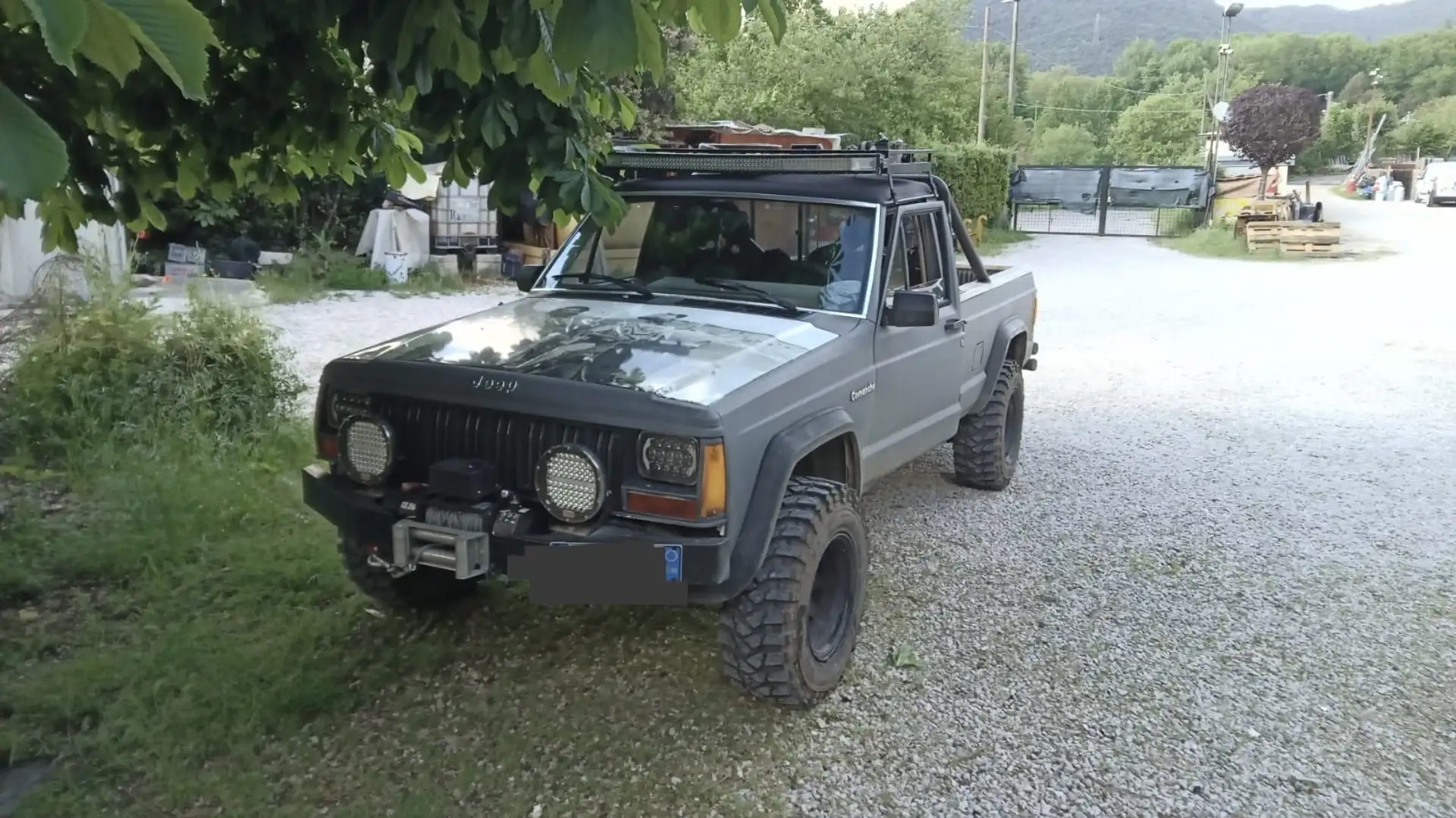 Jeep Comanche off road Gris - 1
