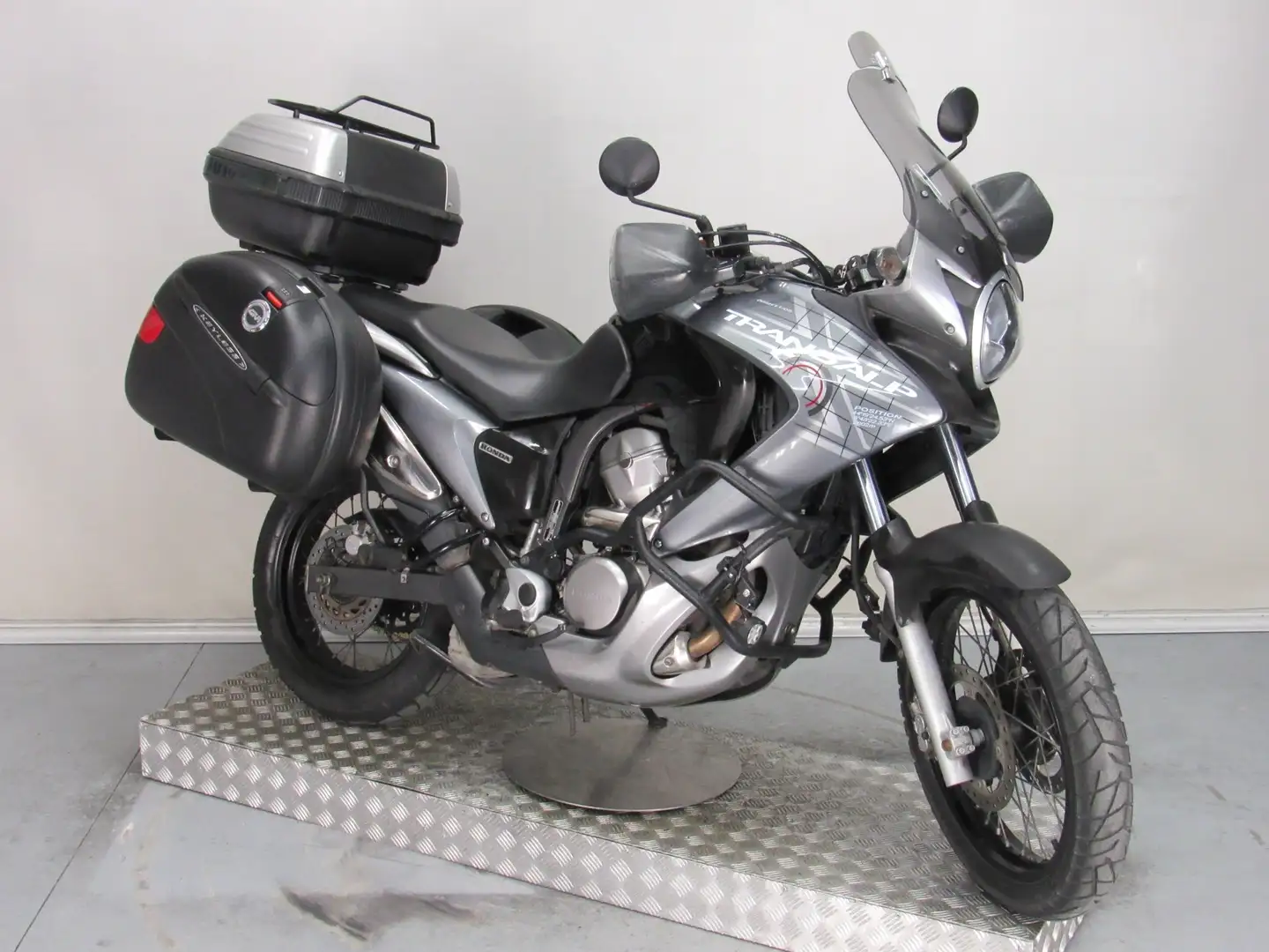 Honda Transalp 700 Gris - 2