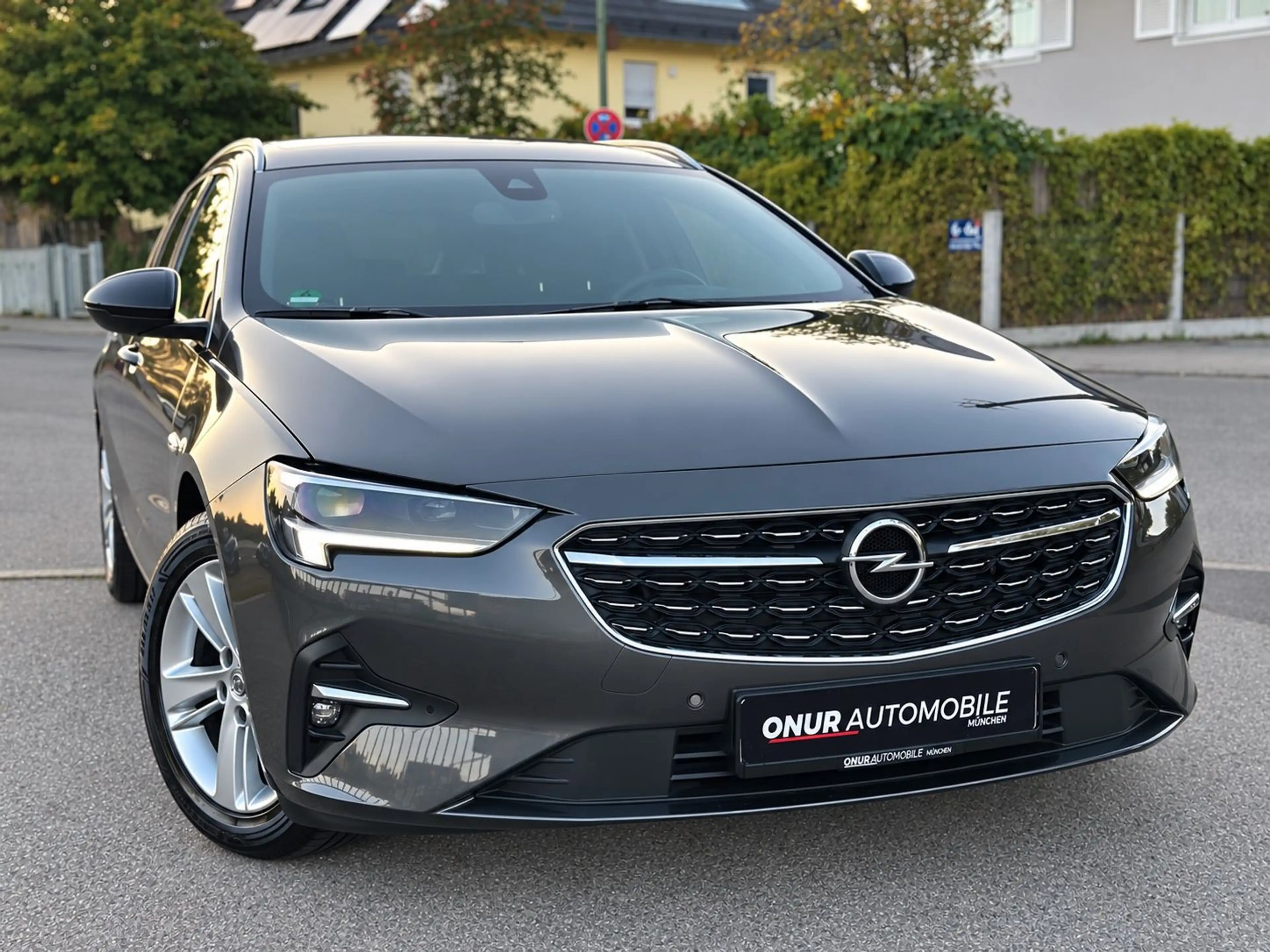 Opel Insignia B ST Navi HuD ACC AHK Massage Kamera