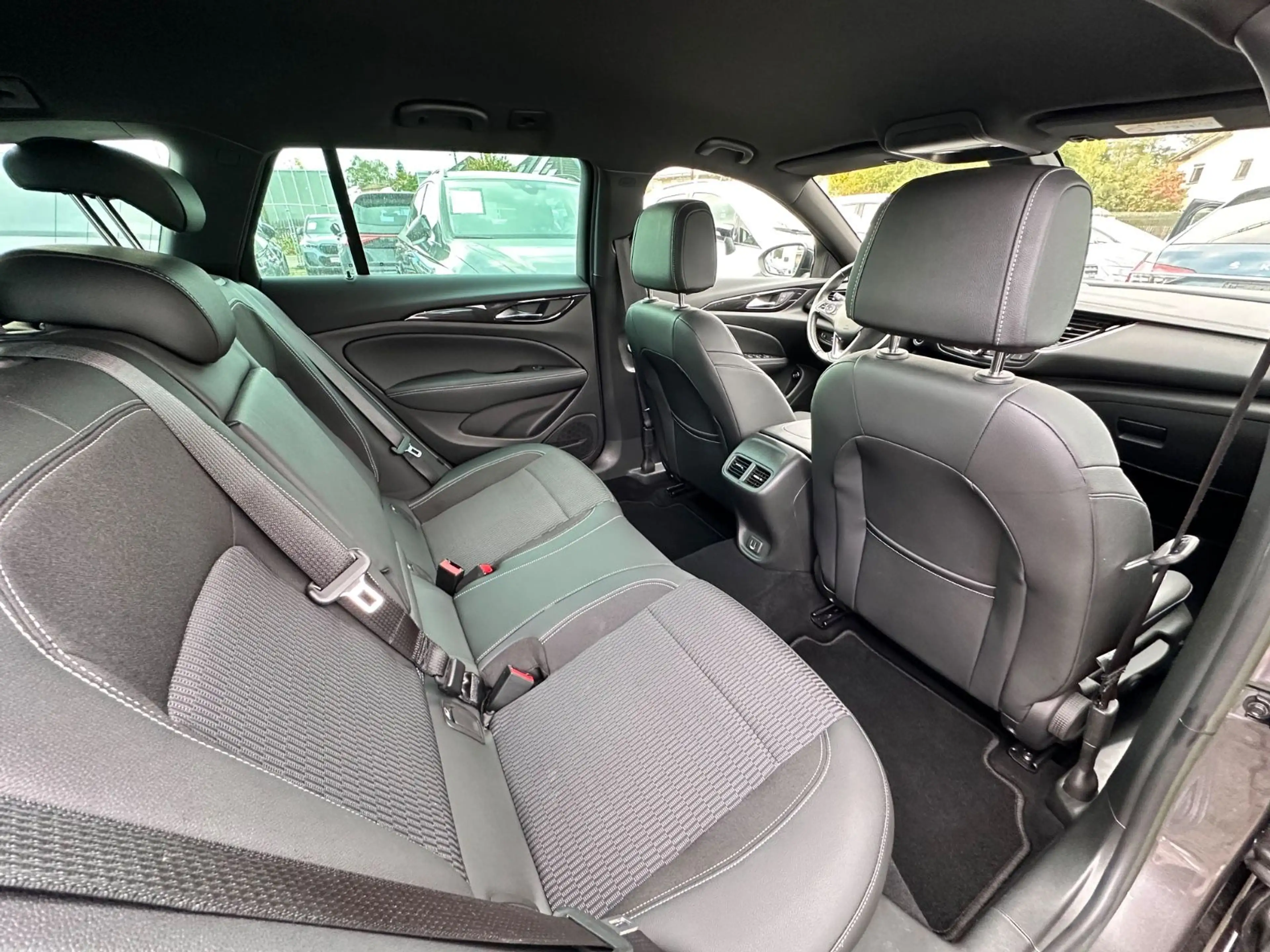 Opel Insignia B ST Navi HuD ACC AHK Massage Kamera — photo 27