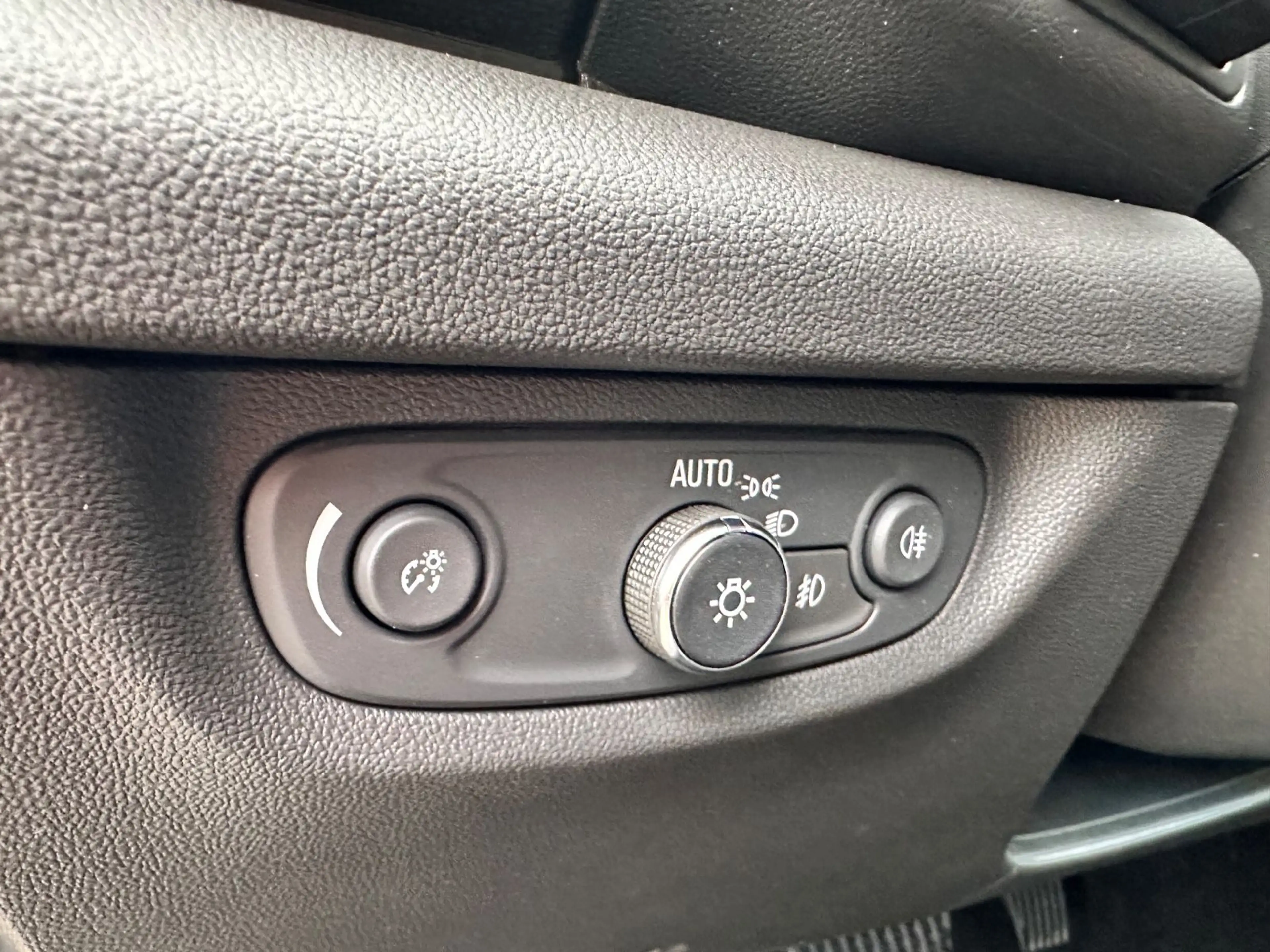 Opel Insignia B ST Navi HuD ACC AHK Massage Kamera — photo 11