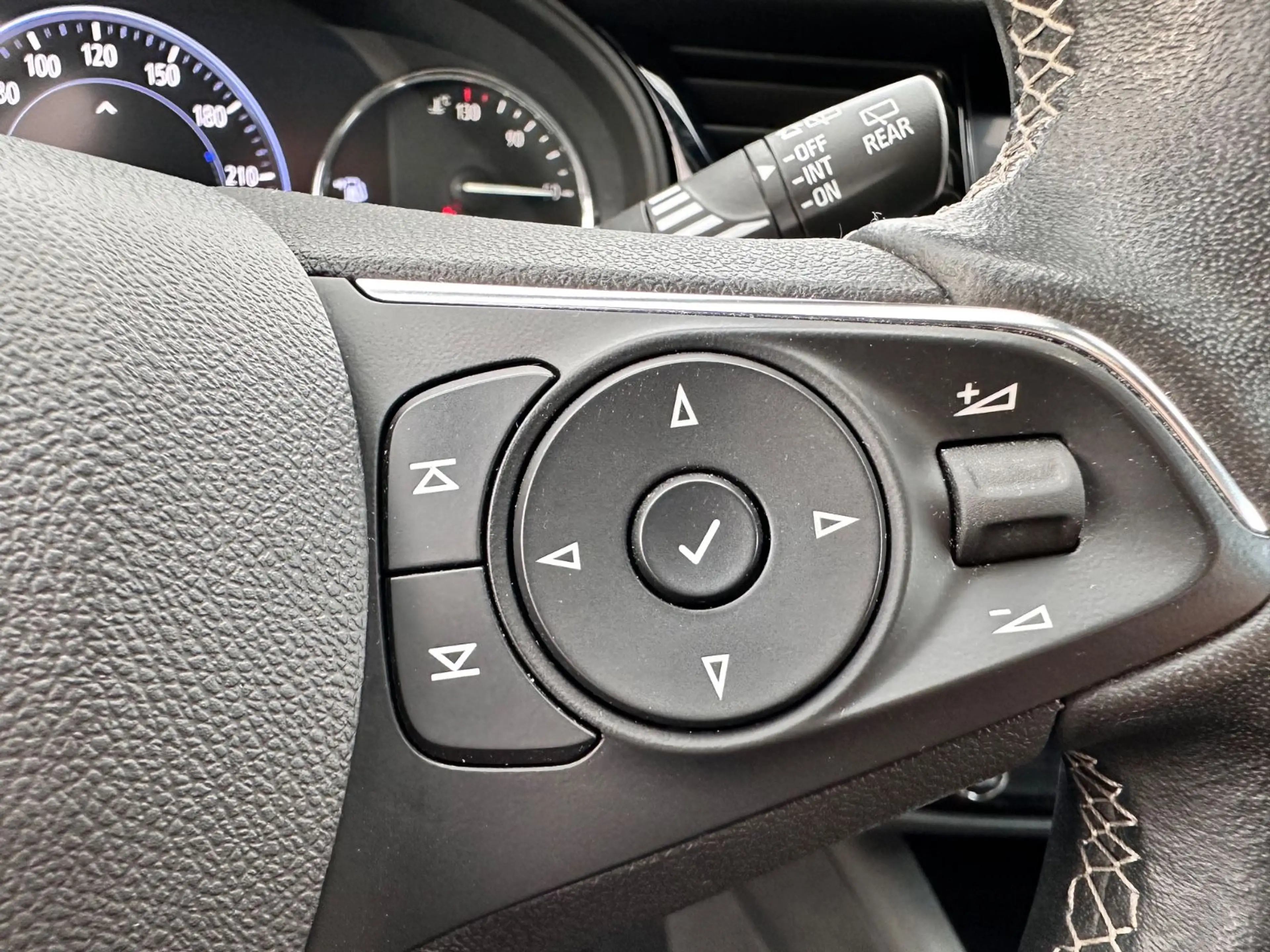 Opel Insignia B ST Navi HuD ACC AHK Massage Kamera — photo 17