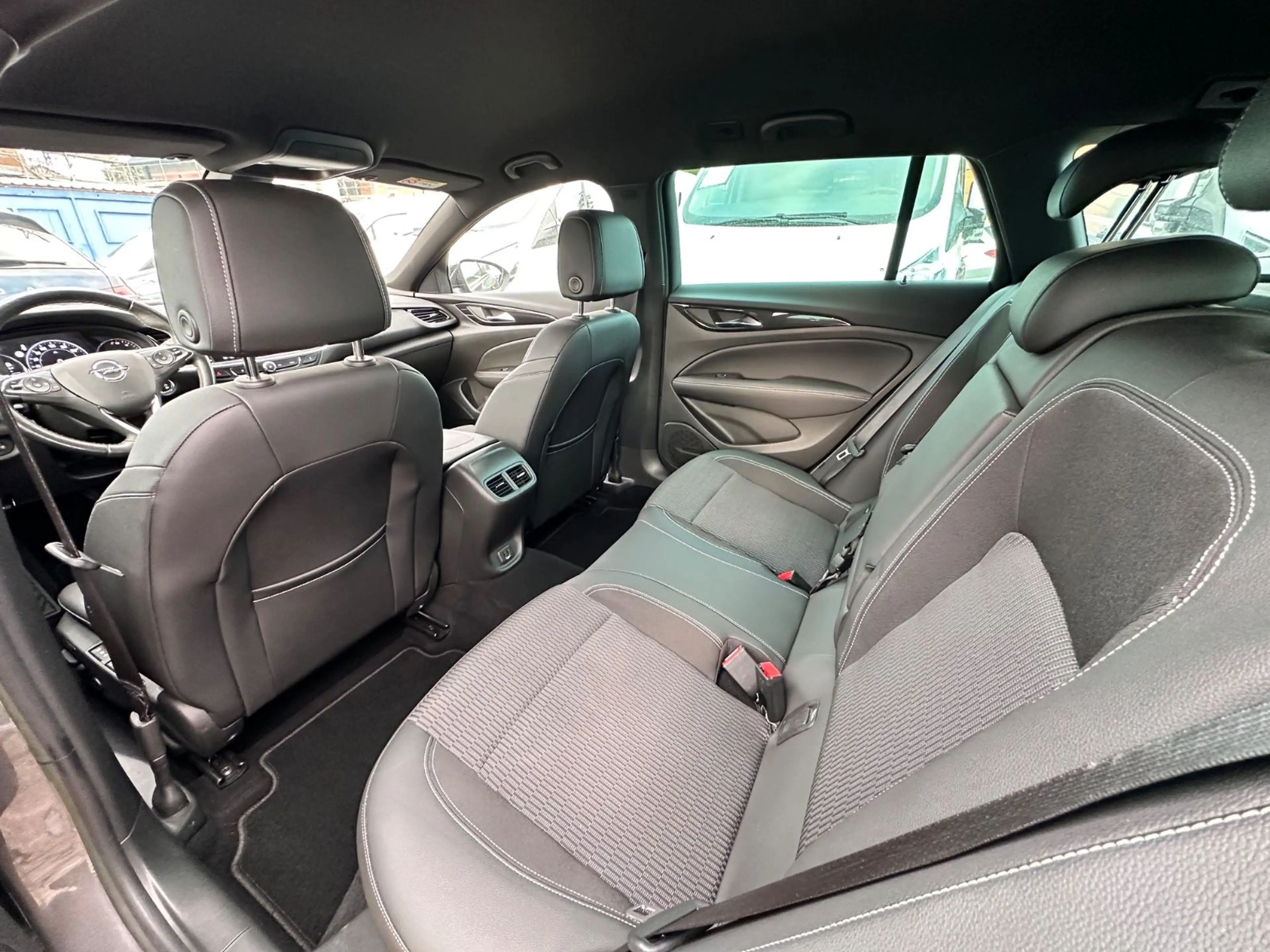 Opel Insignia B ST Navi HuD ACC AHK Massage Kamera — photo 26