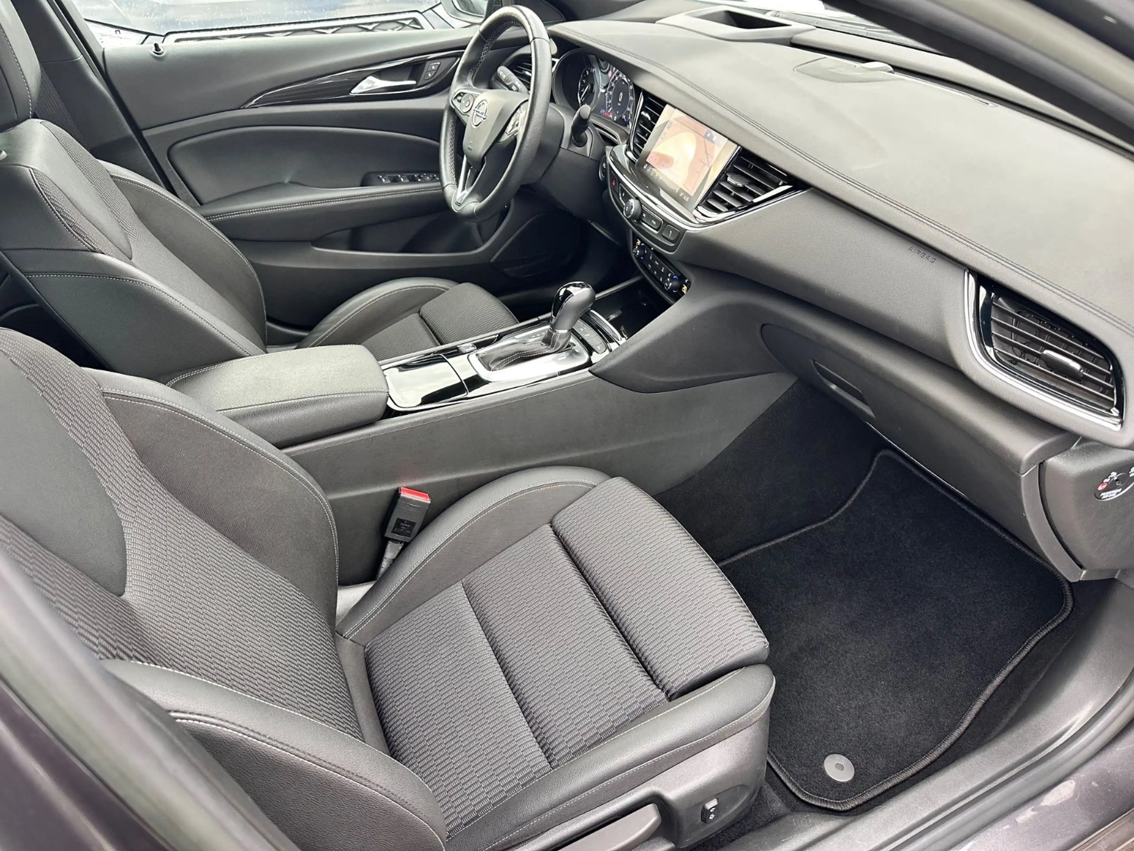 Opel Insignia B ST Navi HuD ACC AHK Massage Kamera — photo 30