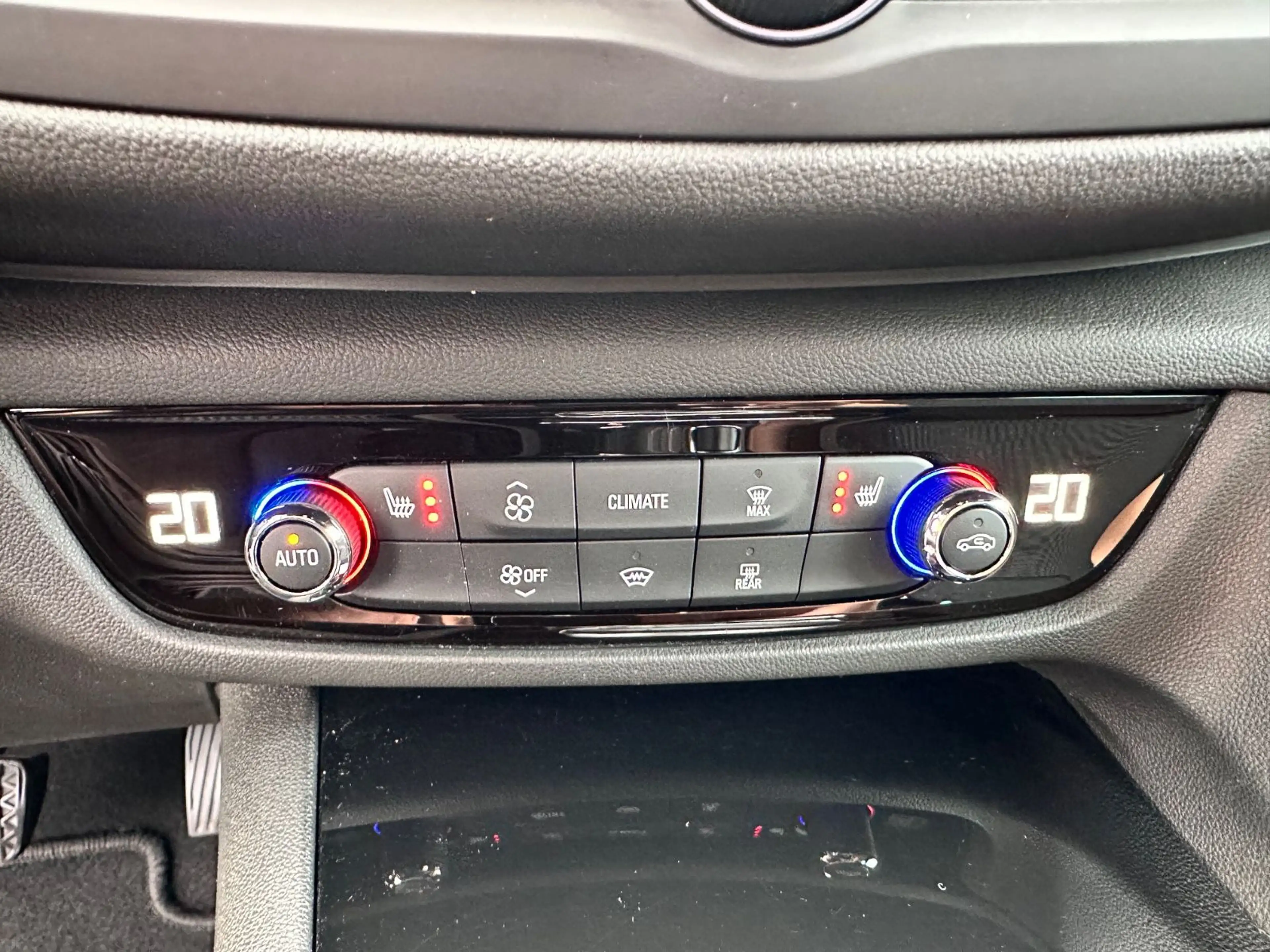 Opel Insignia B ST Navi HuD ACC AHK Massage Kamera — photo 19