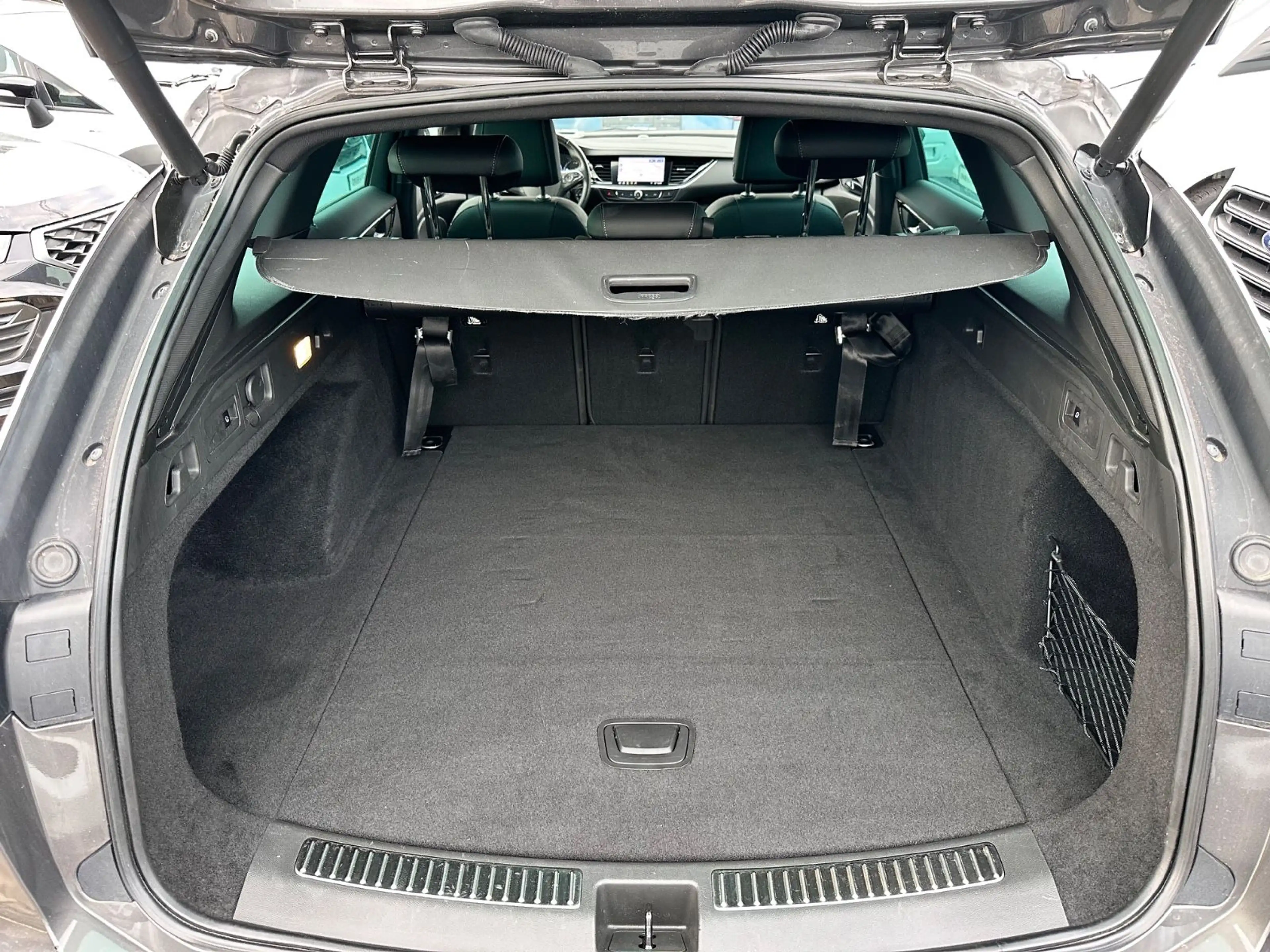Opel Insignia B ST Navi HuD ACC AHK Massage Kamera — photo 35